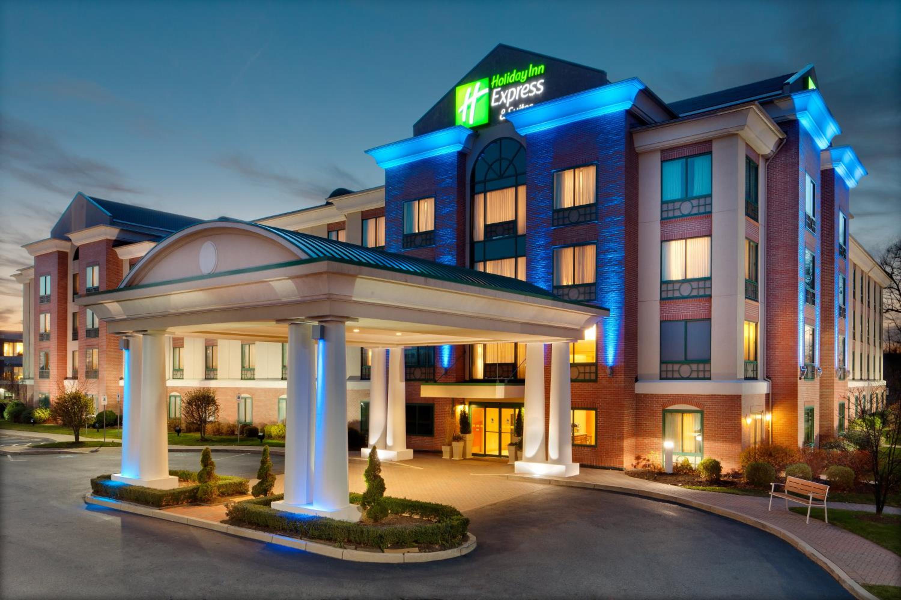 Holiday Inn Express Hotel  Suites Warwick-Providence Airport, an IHG Hotel - Property Image 7