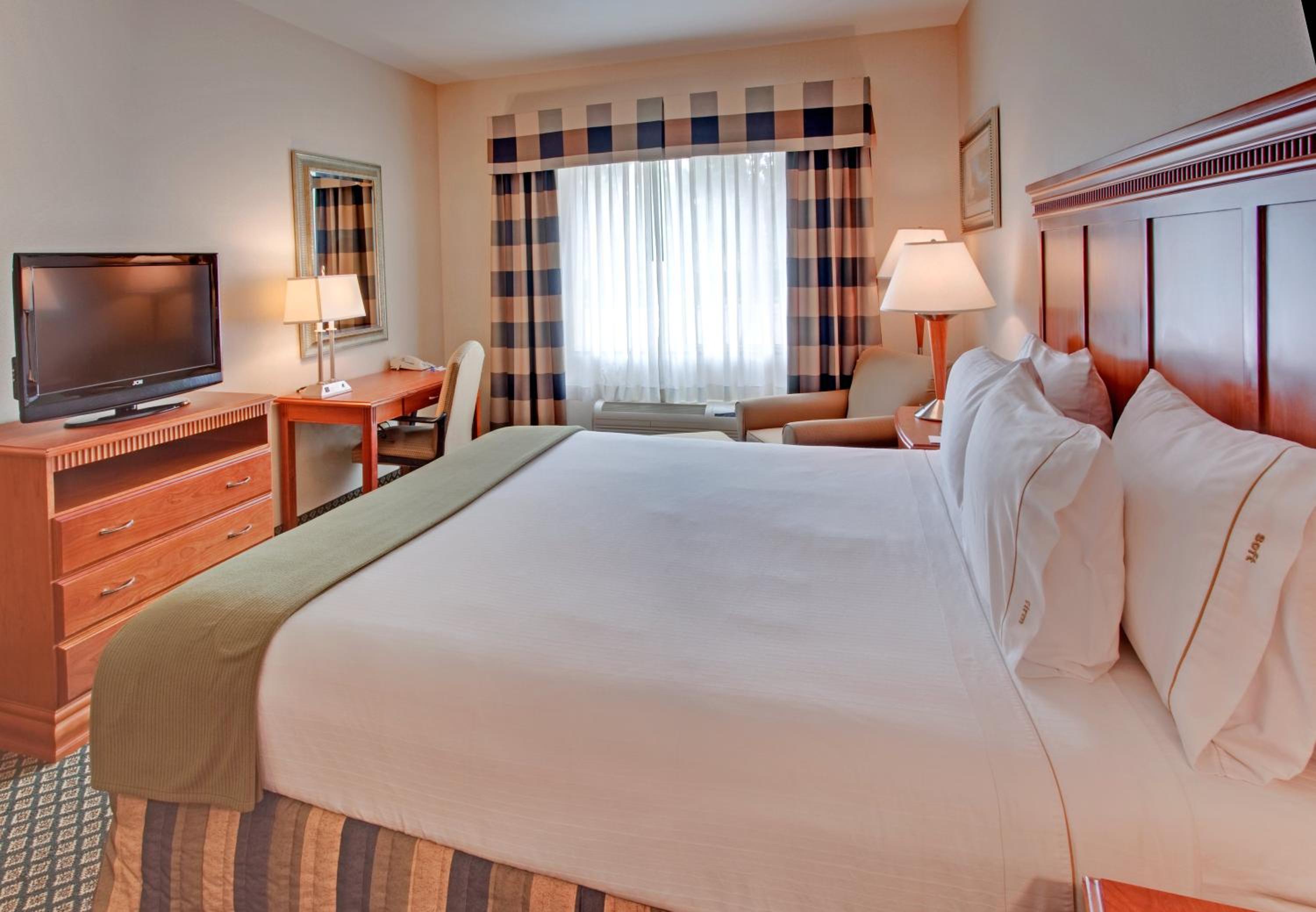 Rancho Cucamonga Vacations - Holiday Inn Express Hotel Suites Ontario Airport-Mills Mall, an IHG Hotel - Property Image 15