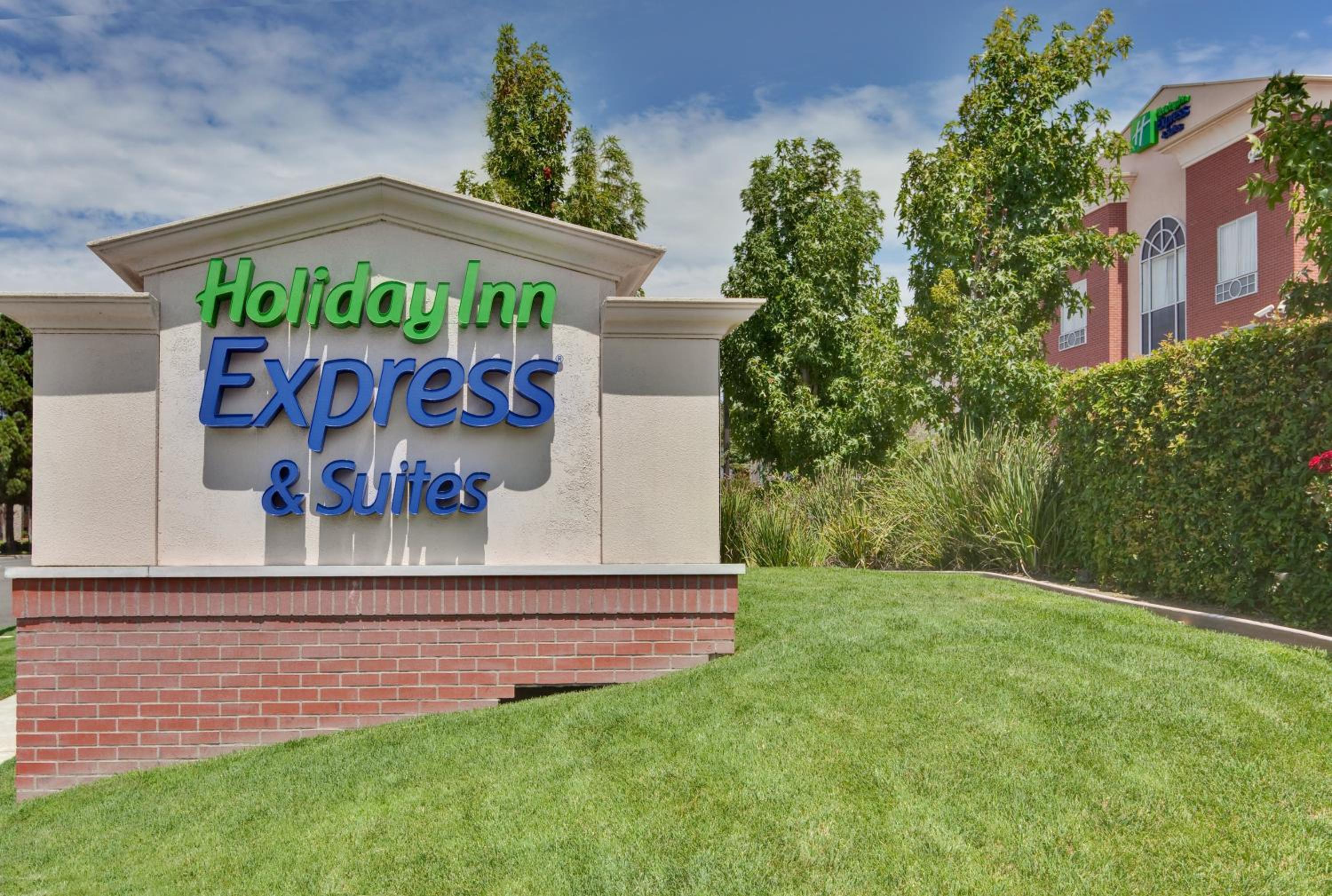 Rancho Cucamonga Vacations - Holiday Inn Express Hotel  Suites Ontario Airport-Mills Mall, an IHG Hotel - Property Image 9