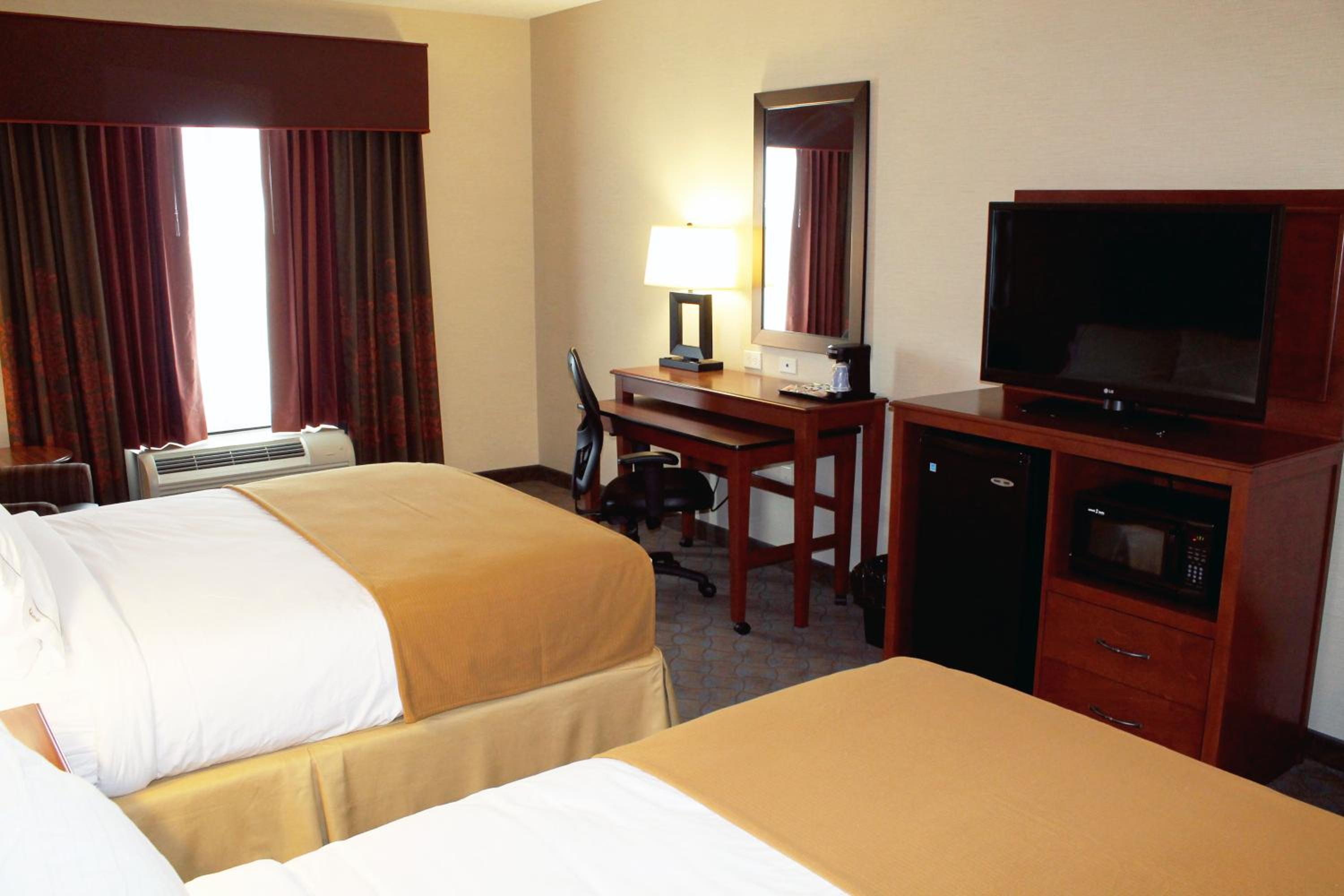 Holiday Inn Express & Suites Paducah West by IHG