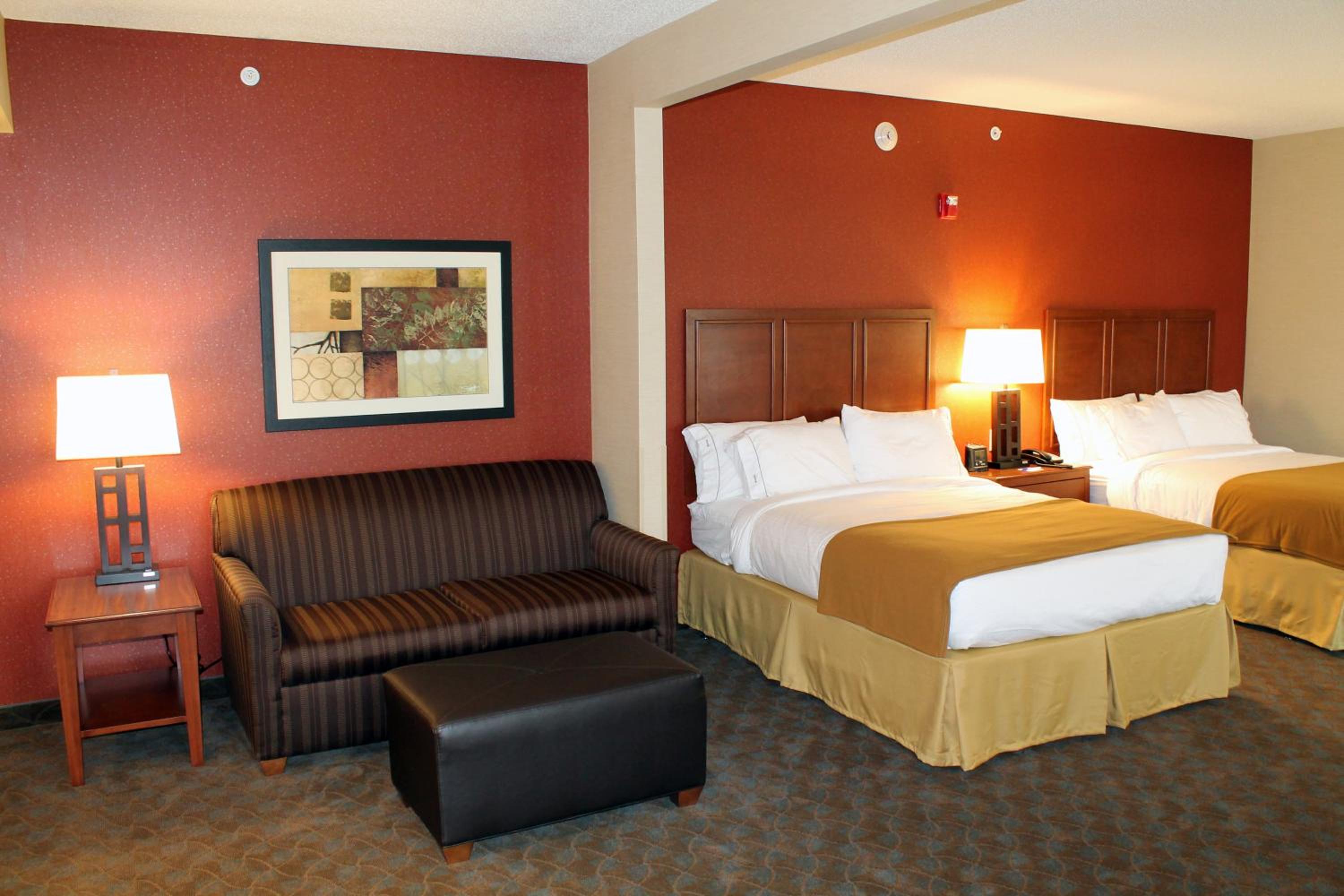 Holiday Inn Express & Suites Paducah West by IHG
