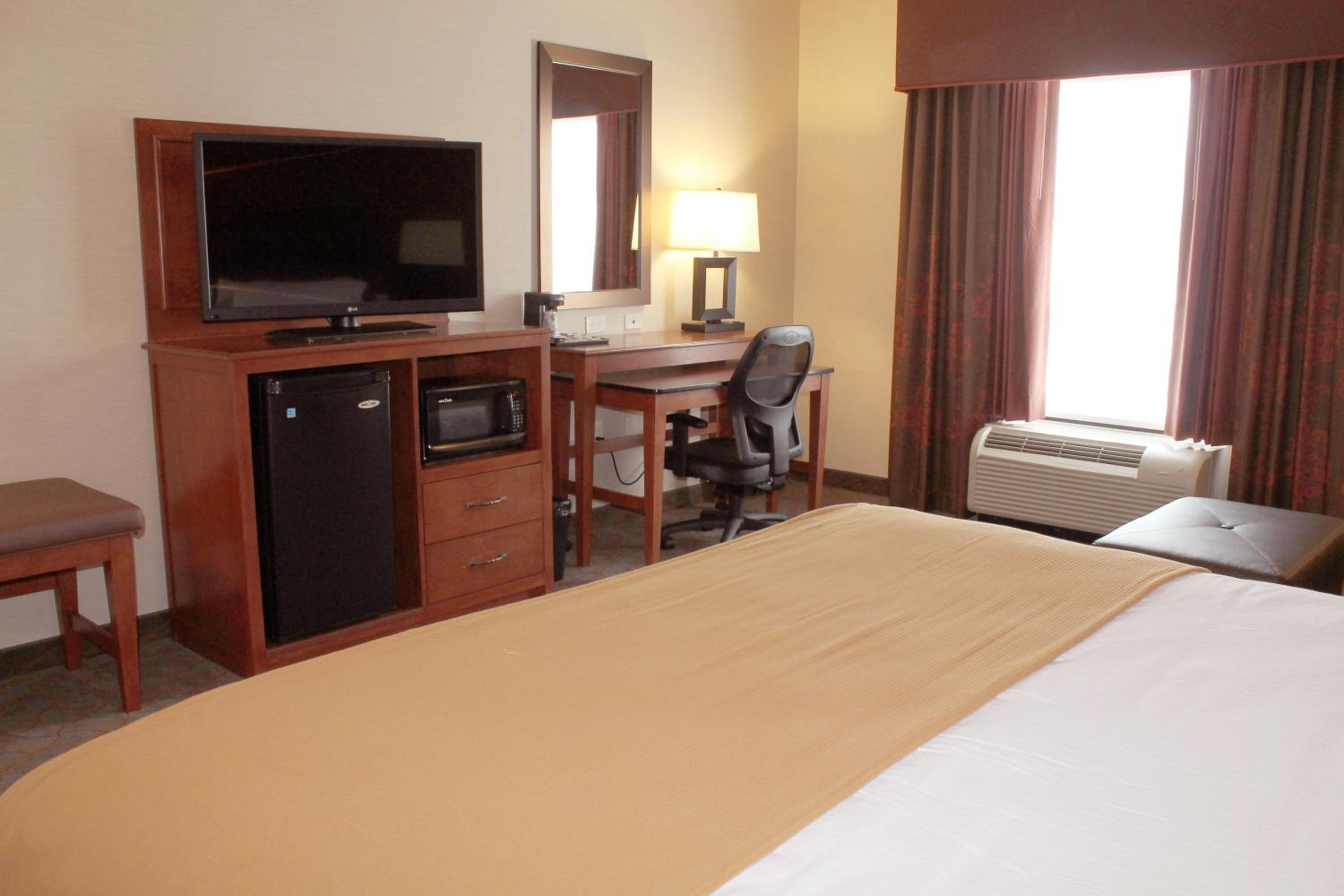 Holiday Inn Express & Suites Paducah West by IHG