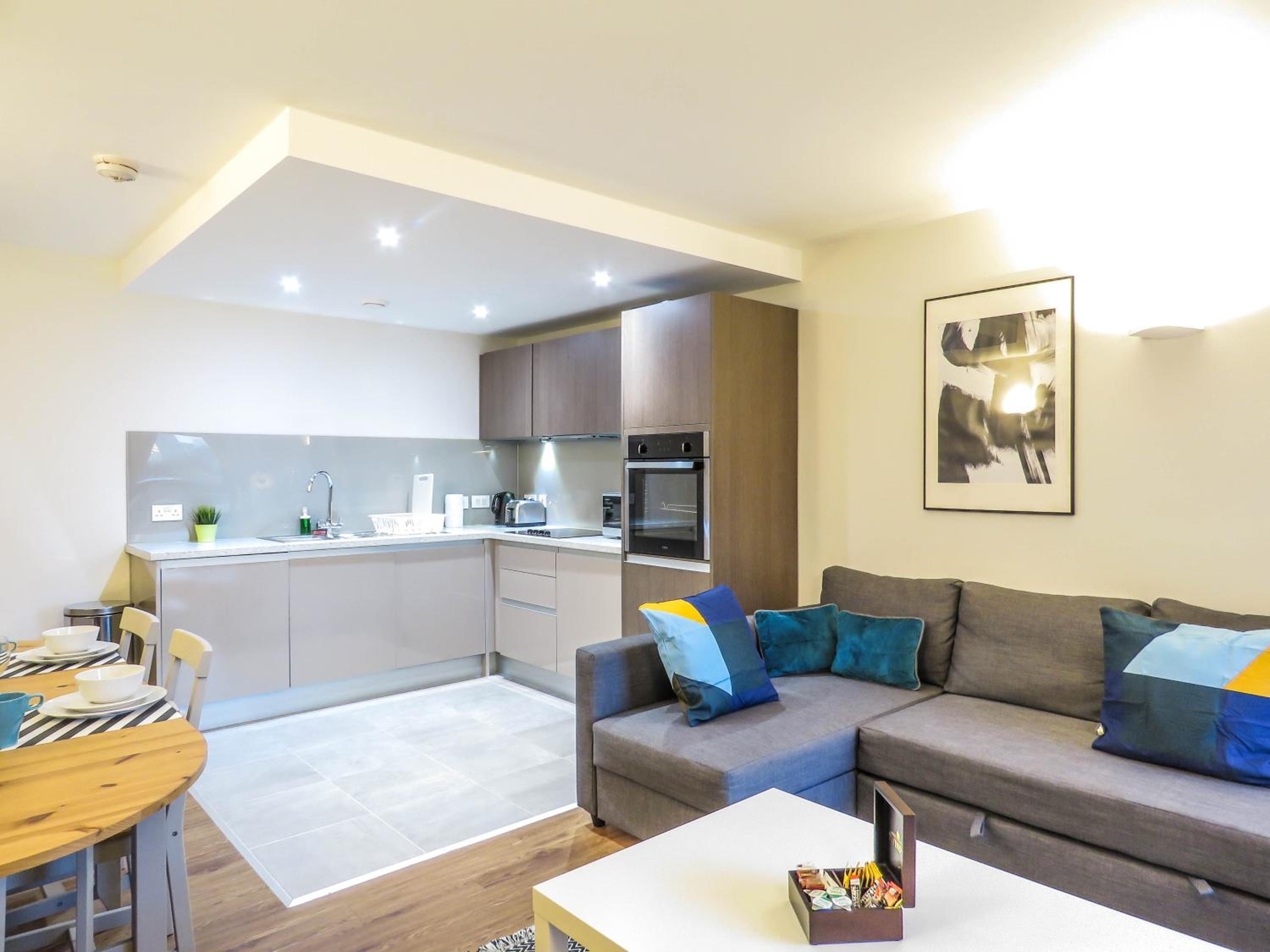 Tudors eSuites Jewellery Quarter Apartments view 5