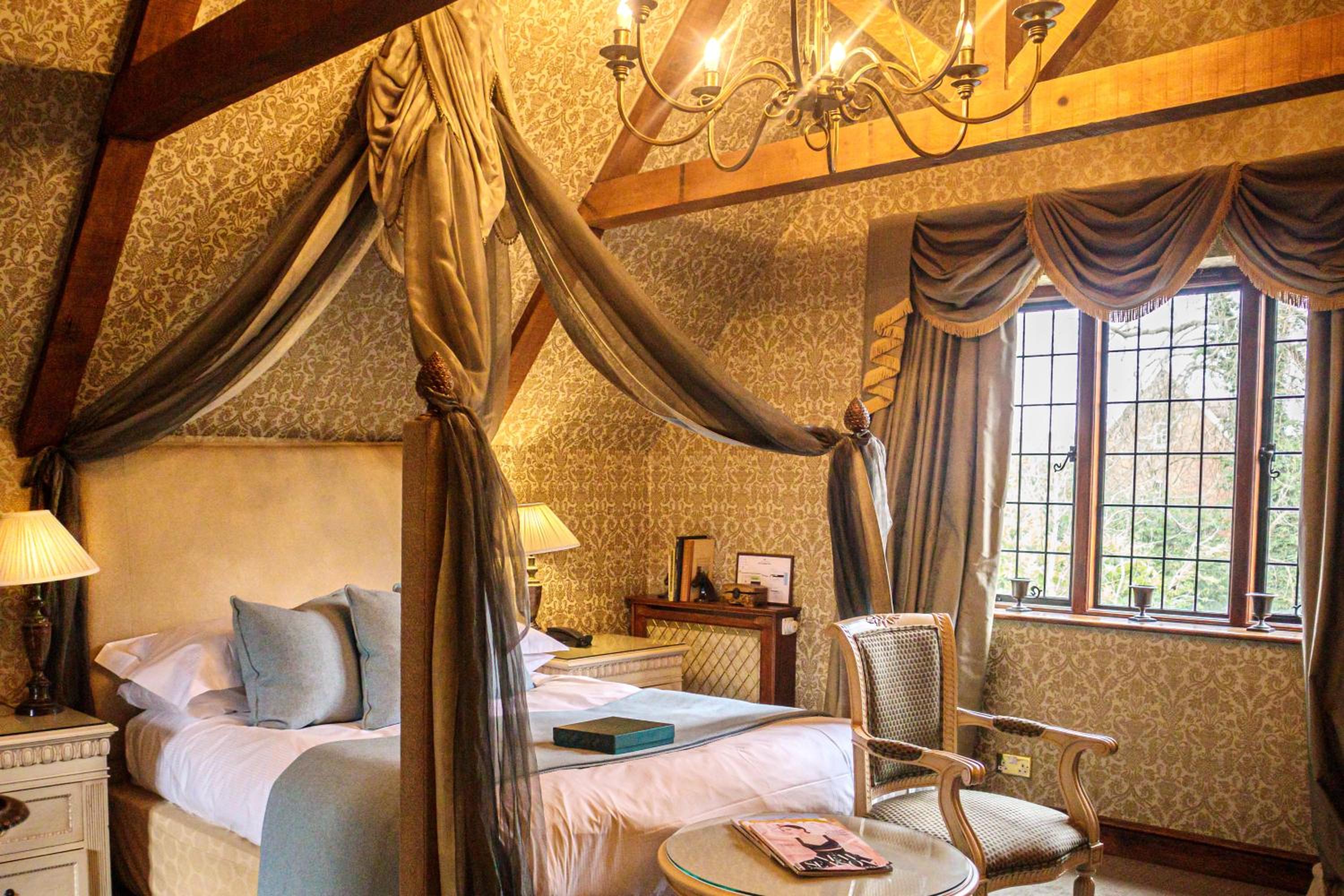 Horley Vacations - Langshott Manor - Luxury Hotel Gatwick - Property Image 2