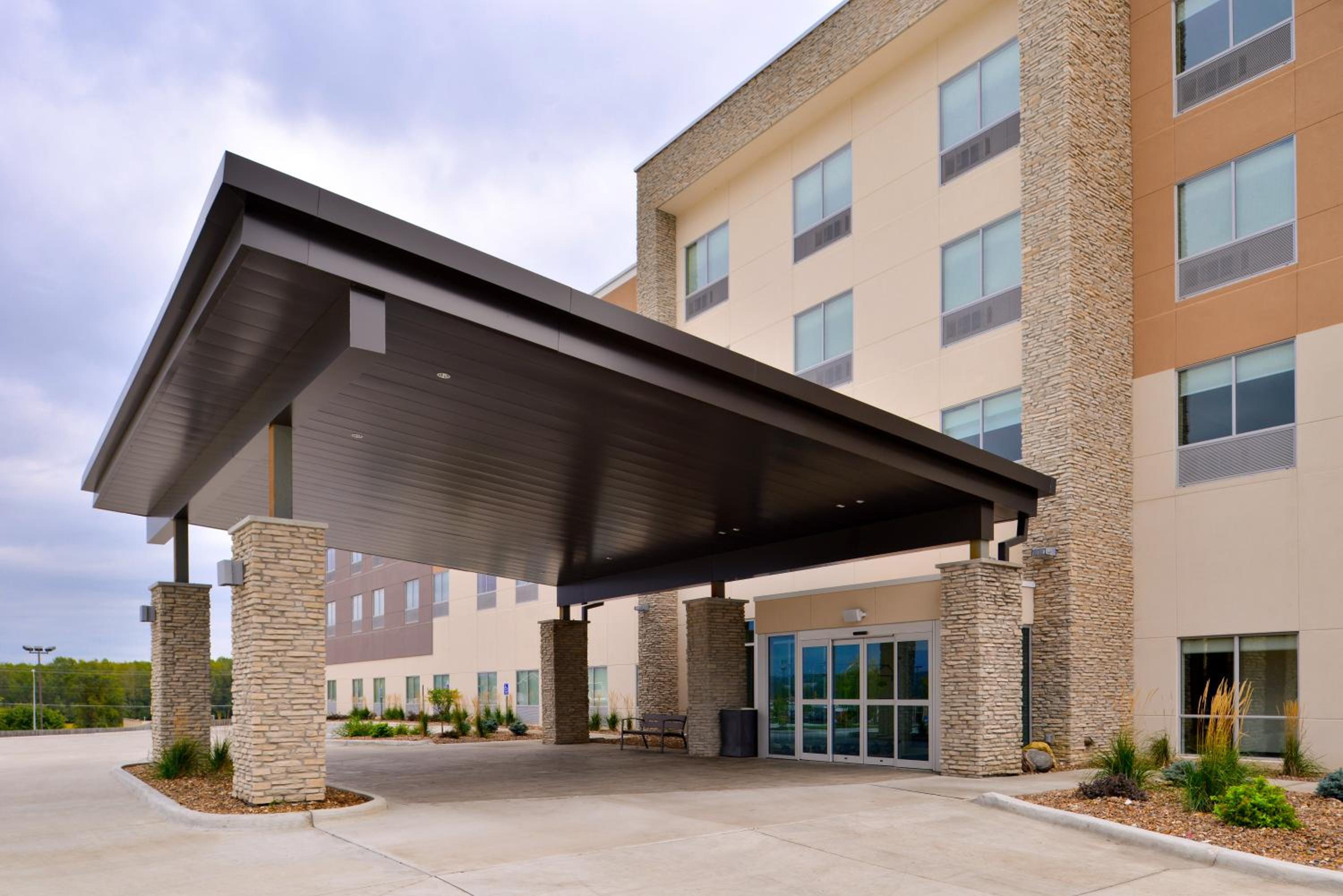 Holiday Inn Express & Suites - Ottumwa by IHG