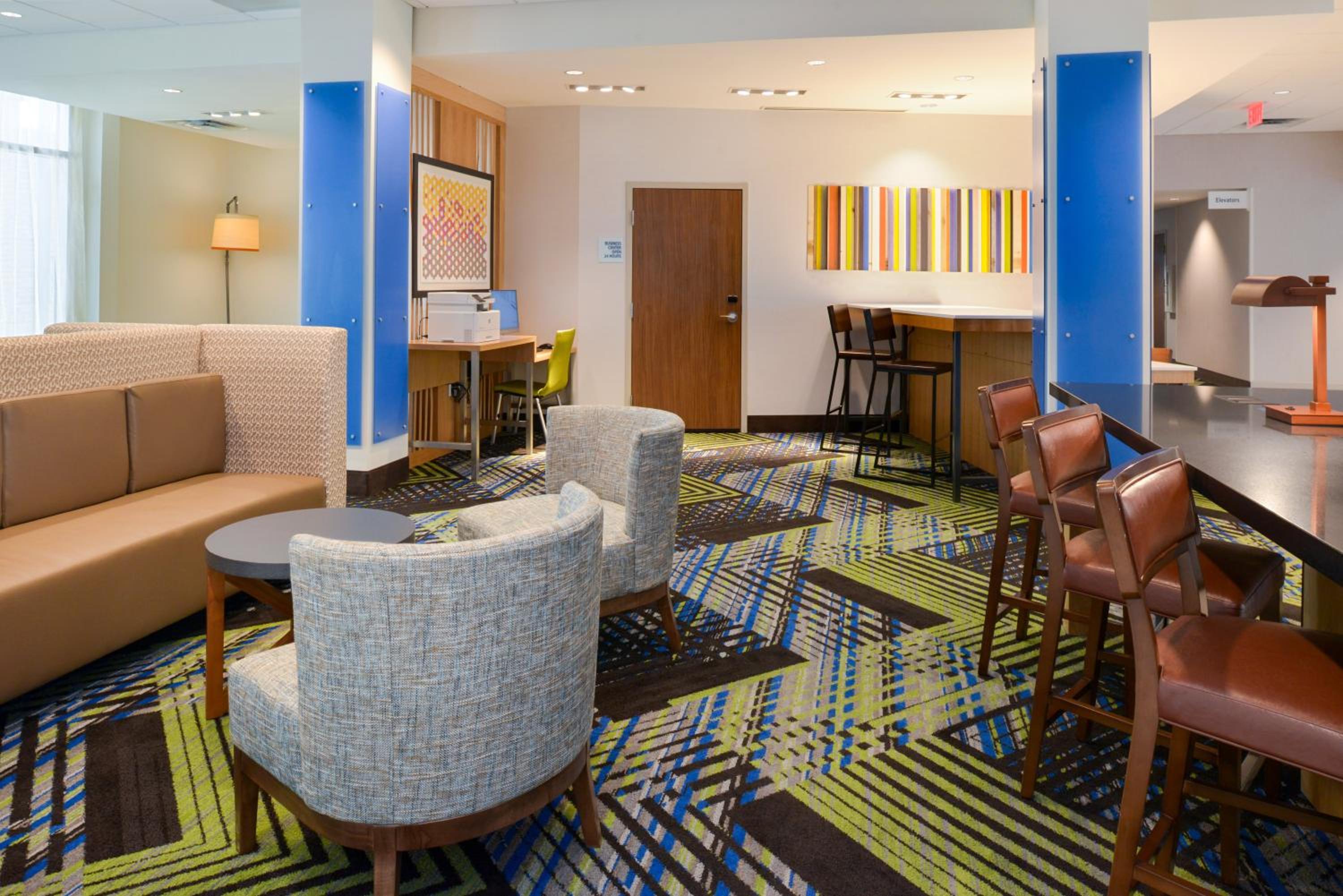 Holiday Inn Express & Suites - Ottumwa by IHG