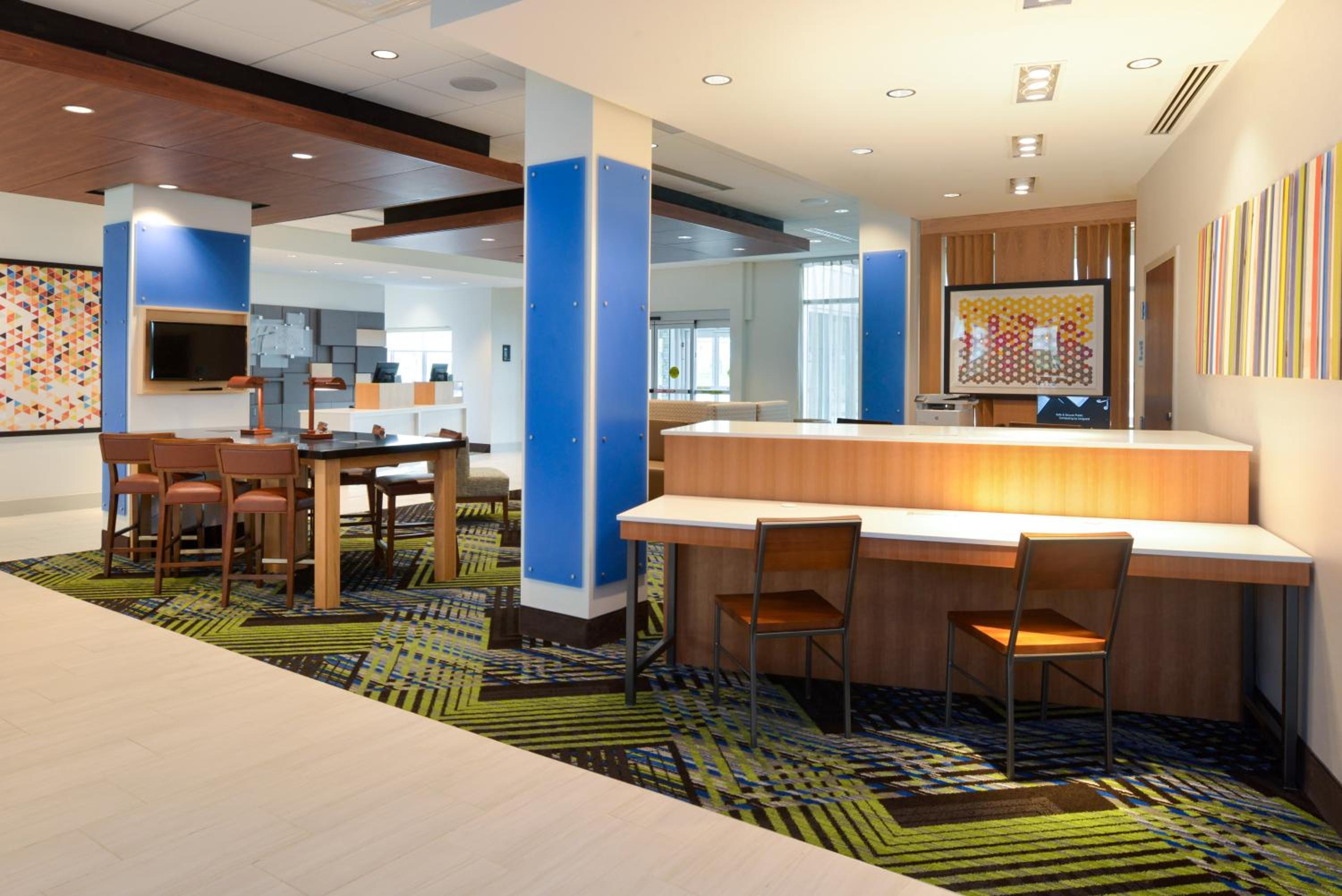 Holiday Inn Express & Suites - Ottumwa by IHG