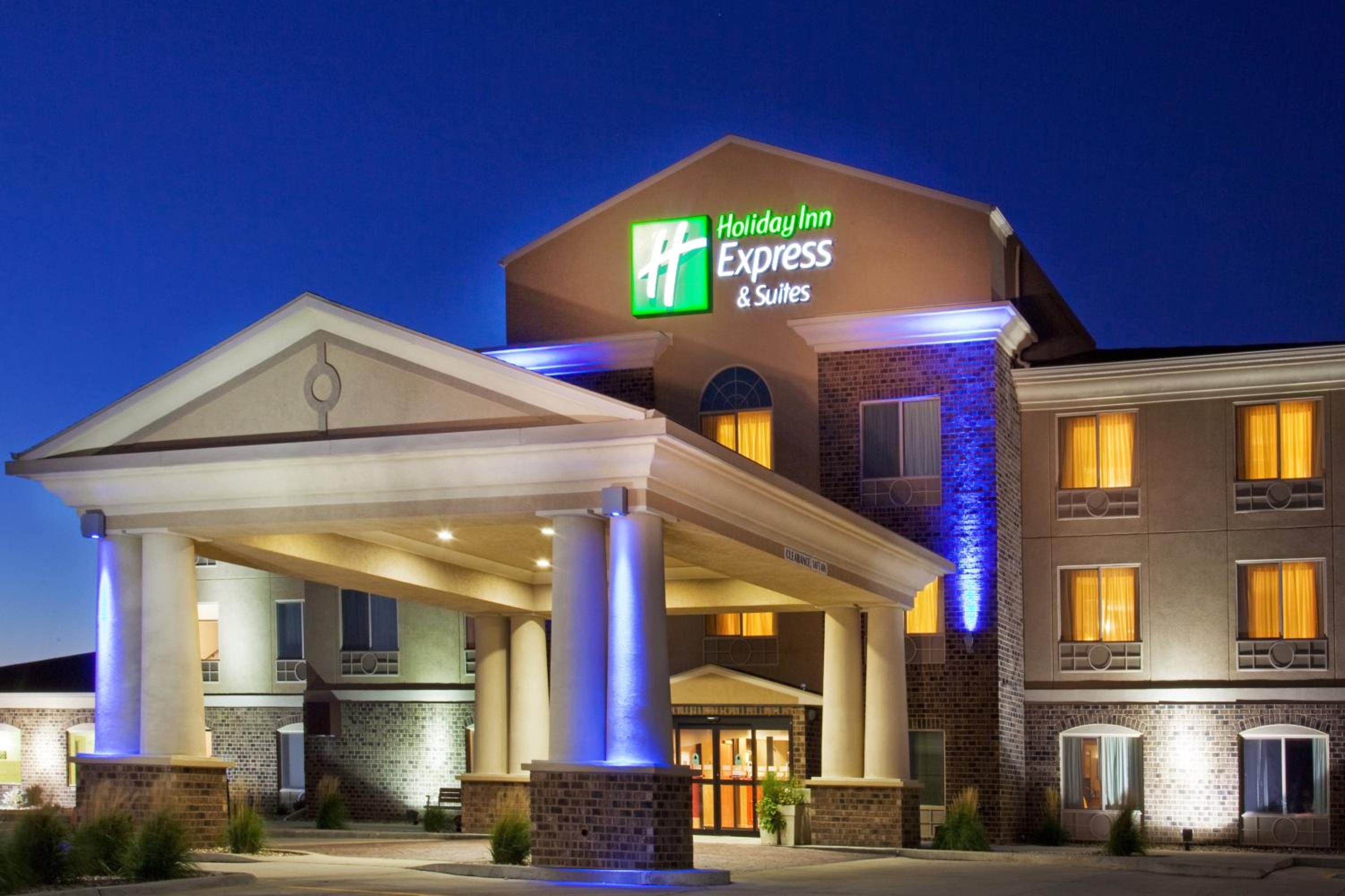 Hotel Holiday Inn Express & Suites Sioux Center, an IHG Hotel - Image 1