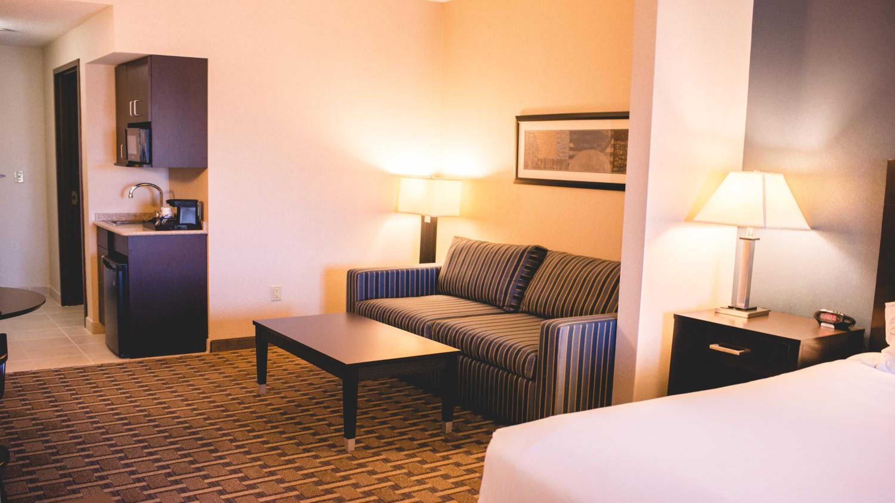 Holiday Inn Express Suites Morton Peoria Area, an IHG Hotel - Property Image 14