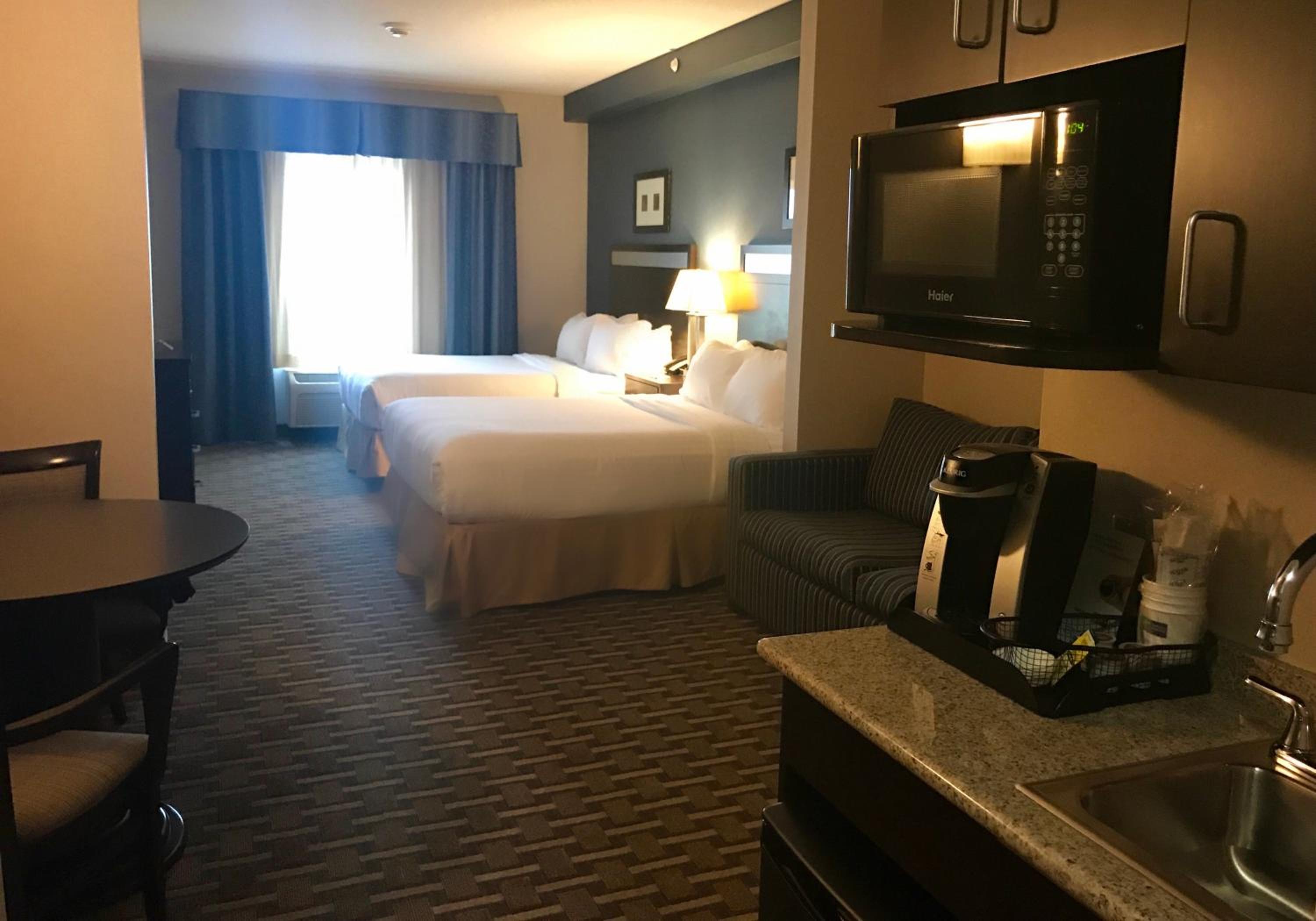 Holiday Inn Express Suites Morton Peoria Area, an IHG Hotel - Property Image 16