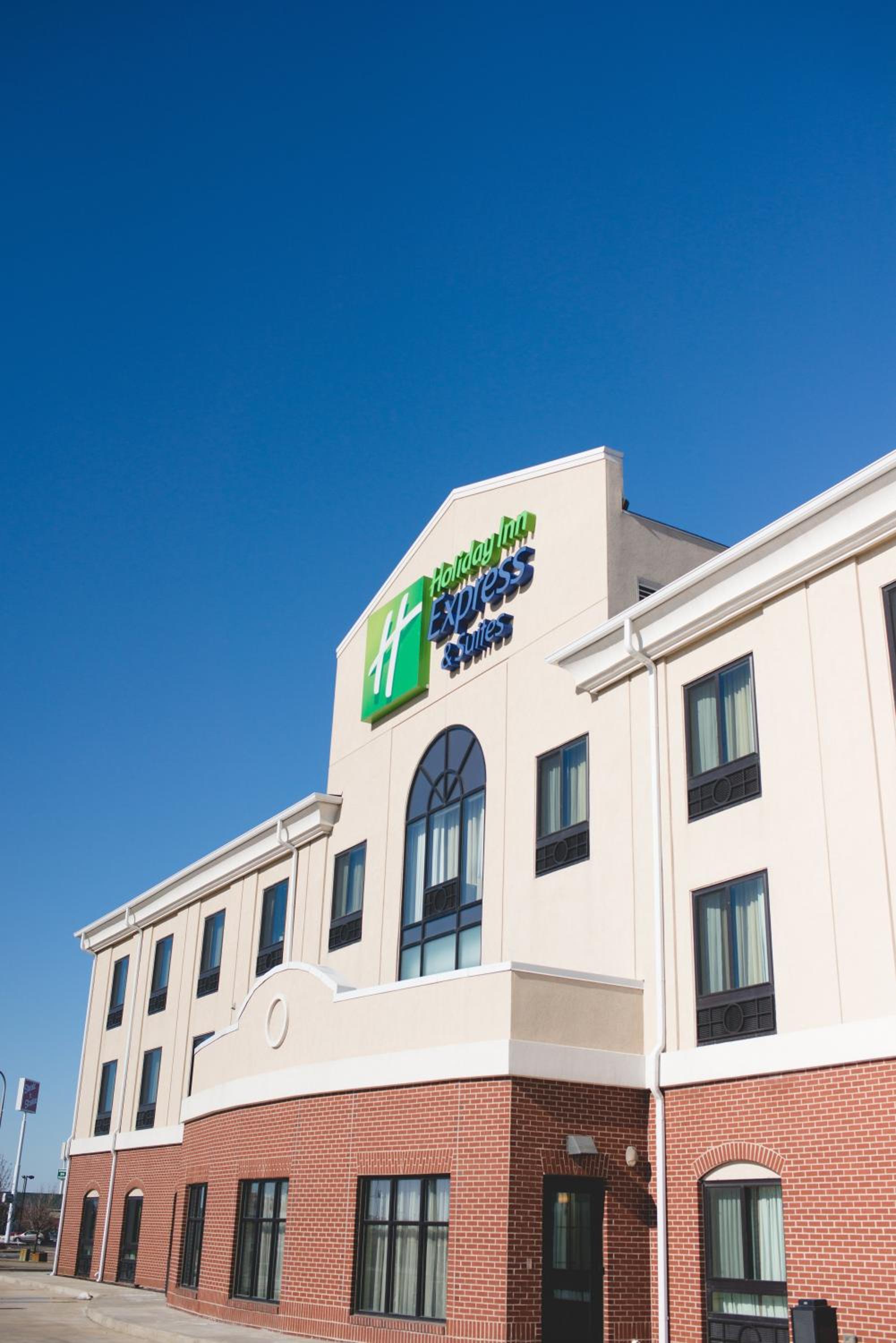 Holiday Inn Express Suites Morton Peoria Area, an IHG Hotel - Property Image 8