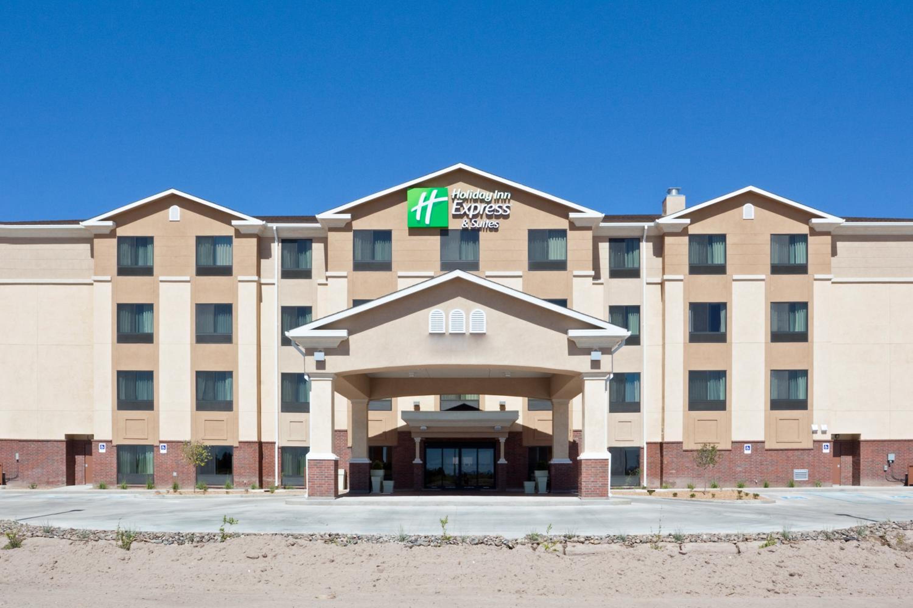 Deming Vacations - Holiday Inn Express  Suites Deming Mimbres Valley, an IHG Hotel - Property Image 1