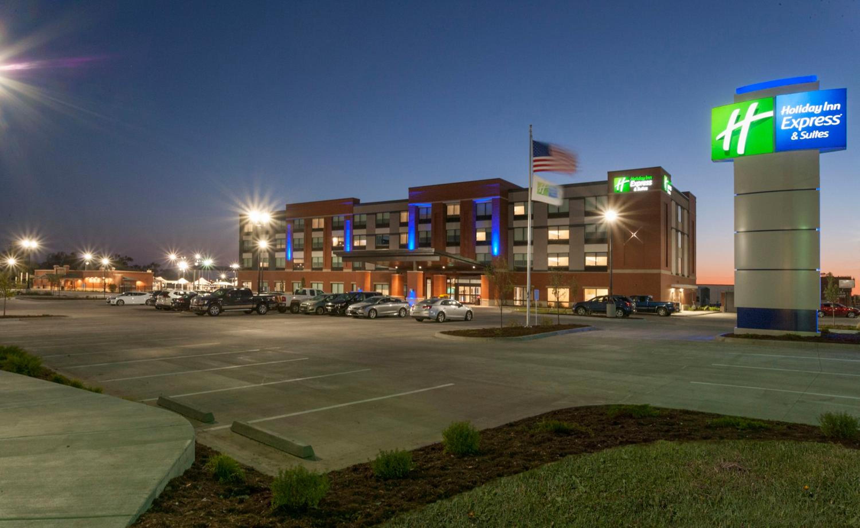 Dodge City Vacations - Holiday Inn Express  Suites - Dodge City, an IHG Hotel - Property Image 1