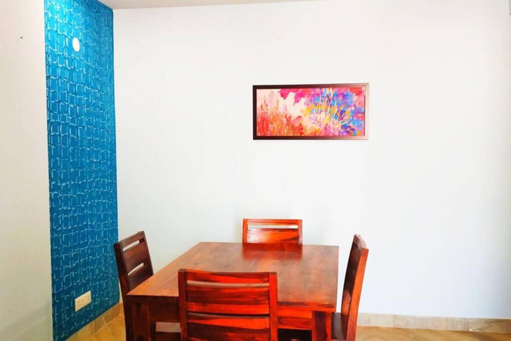 SHORT STAY 3BHK Serviced Apartment (LIFT+Kitchen+3 nights min stay) E Block Saket view 3