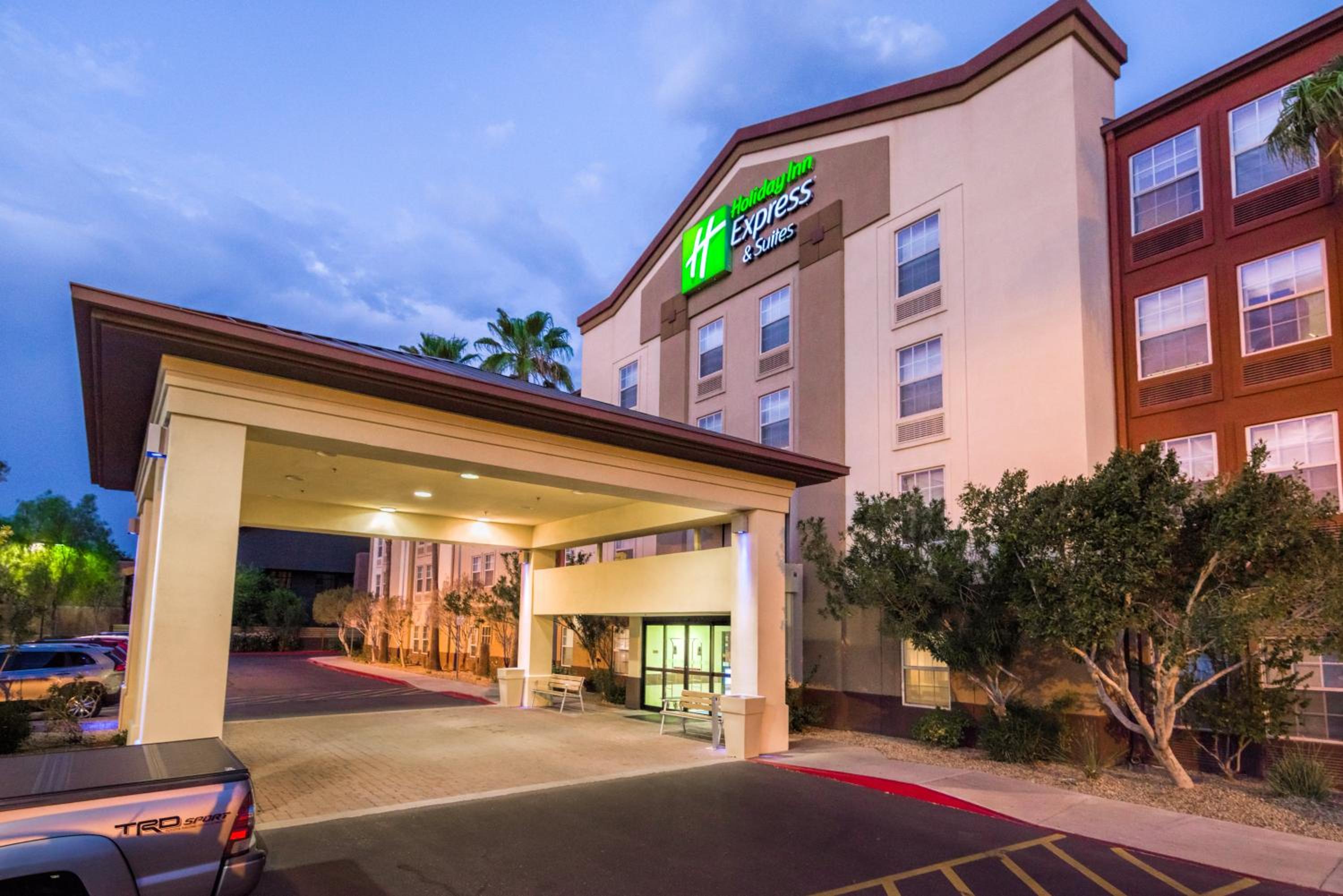 Hotel Holiday Inn Express & Suites Phoenix Airport By Ihg