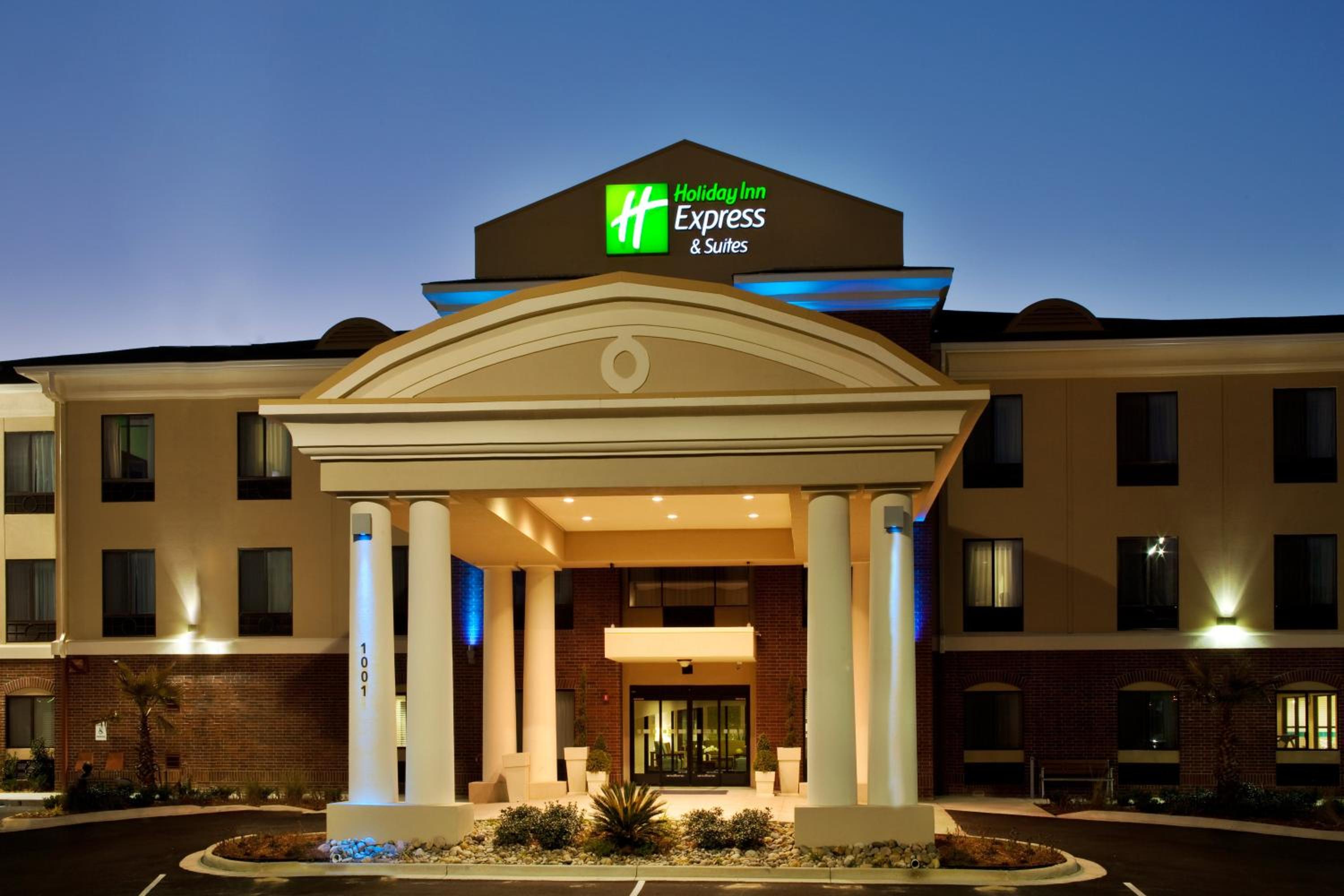 Hotel Holiday Inn Express Hotel & Suites Picayune, an IHG Hotel - Image 1