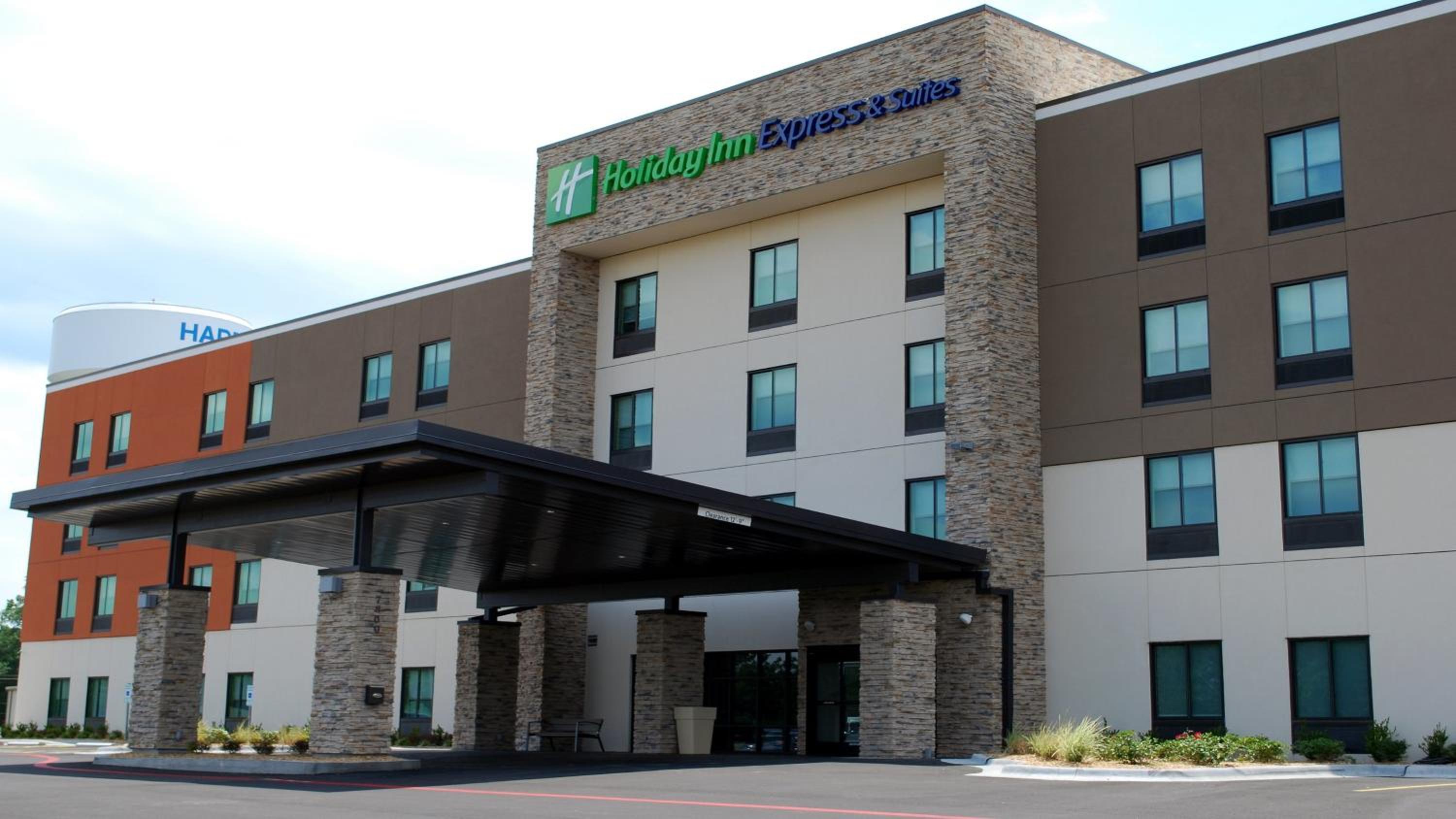 Pine Bluff Vacations - Holiday Inn Express  Suites White Hall, an IHG Hotel - Property Image 1