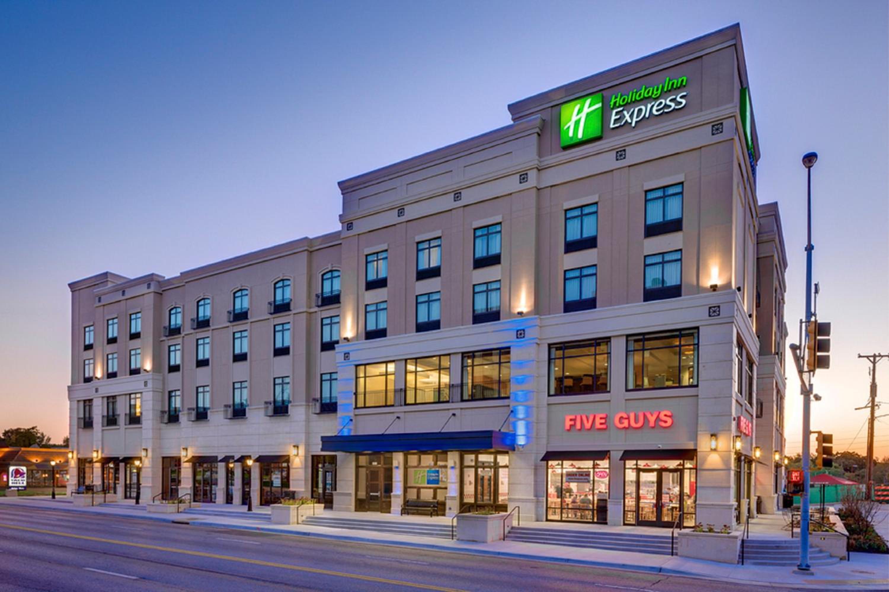 Hotel Holiday Inn Express & Suites Kansas City Ku Medical Center By Ihg