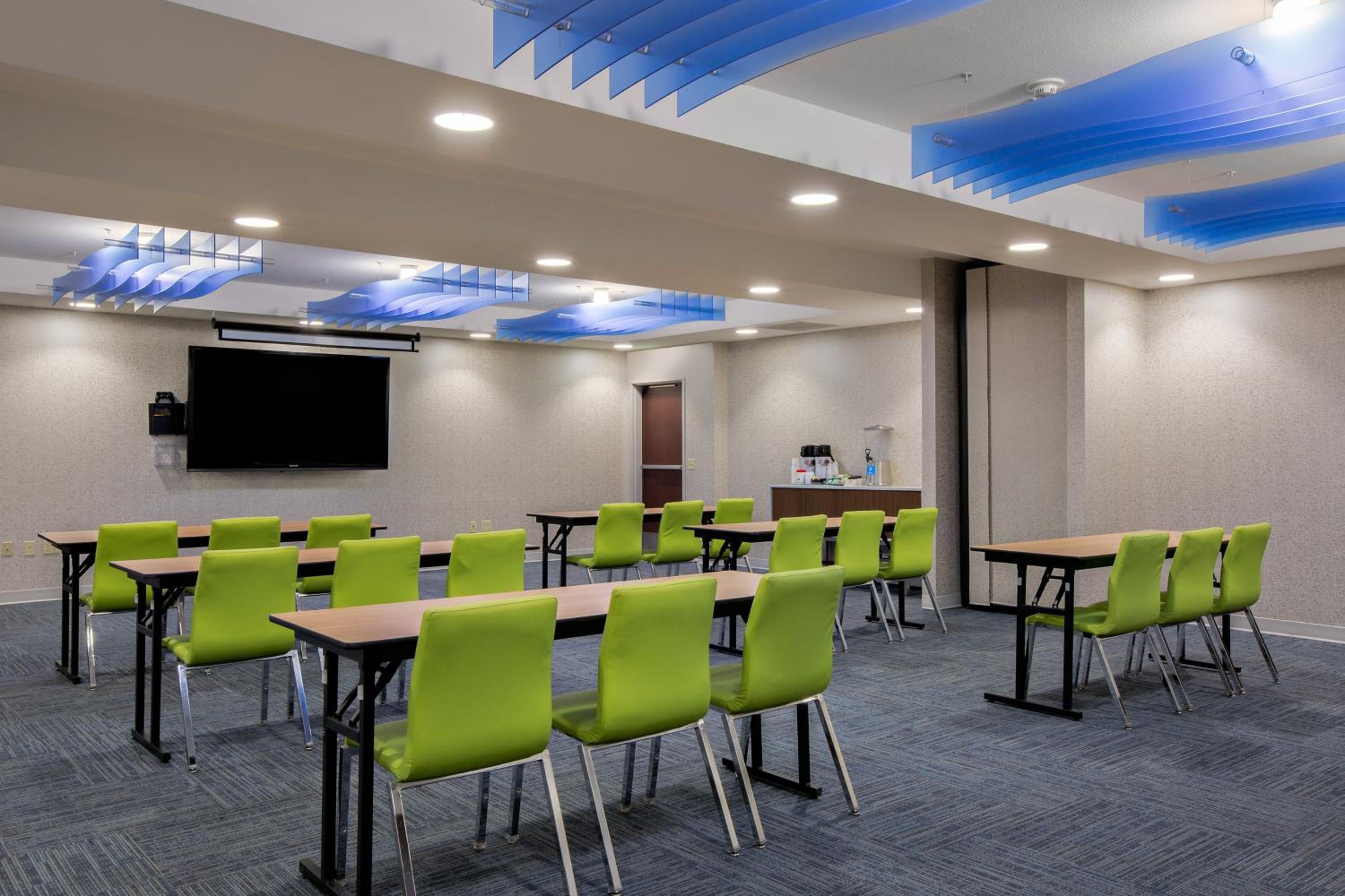 Ontario Vacations - Holiday Inn Express Hotel  Suites Ontario, an IHG Hotel - Property Image 2
