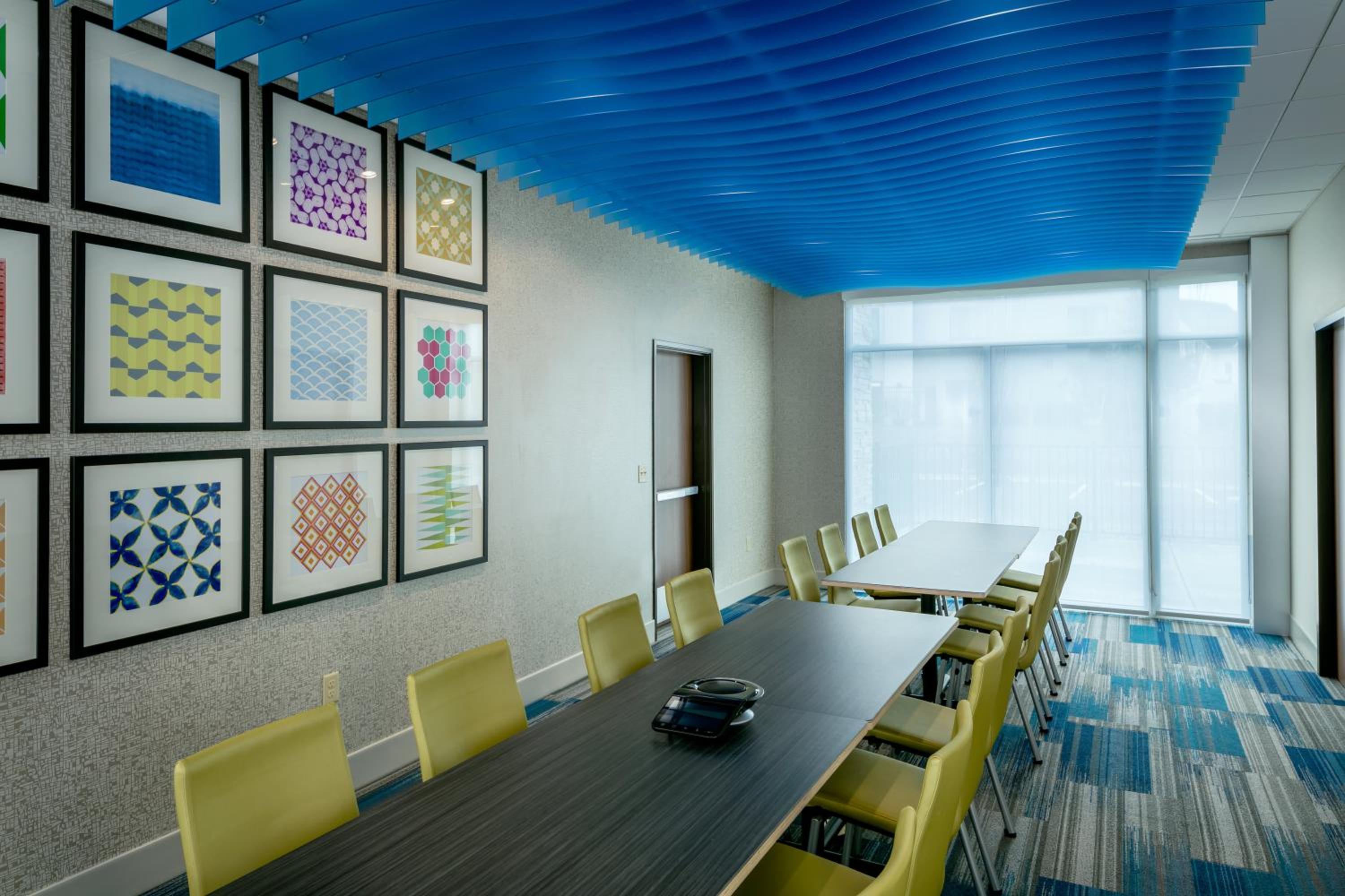 Medford Vacations - Holiday Inn Express Suites - Medford, an IHG Hotel - Property Image 17