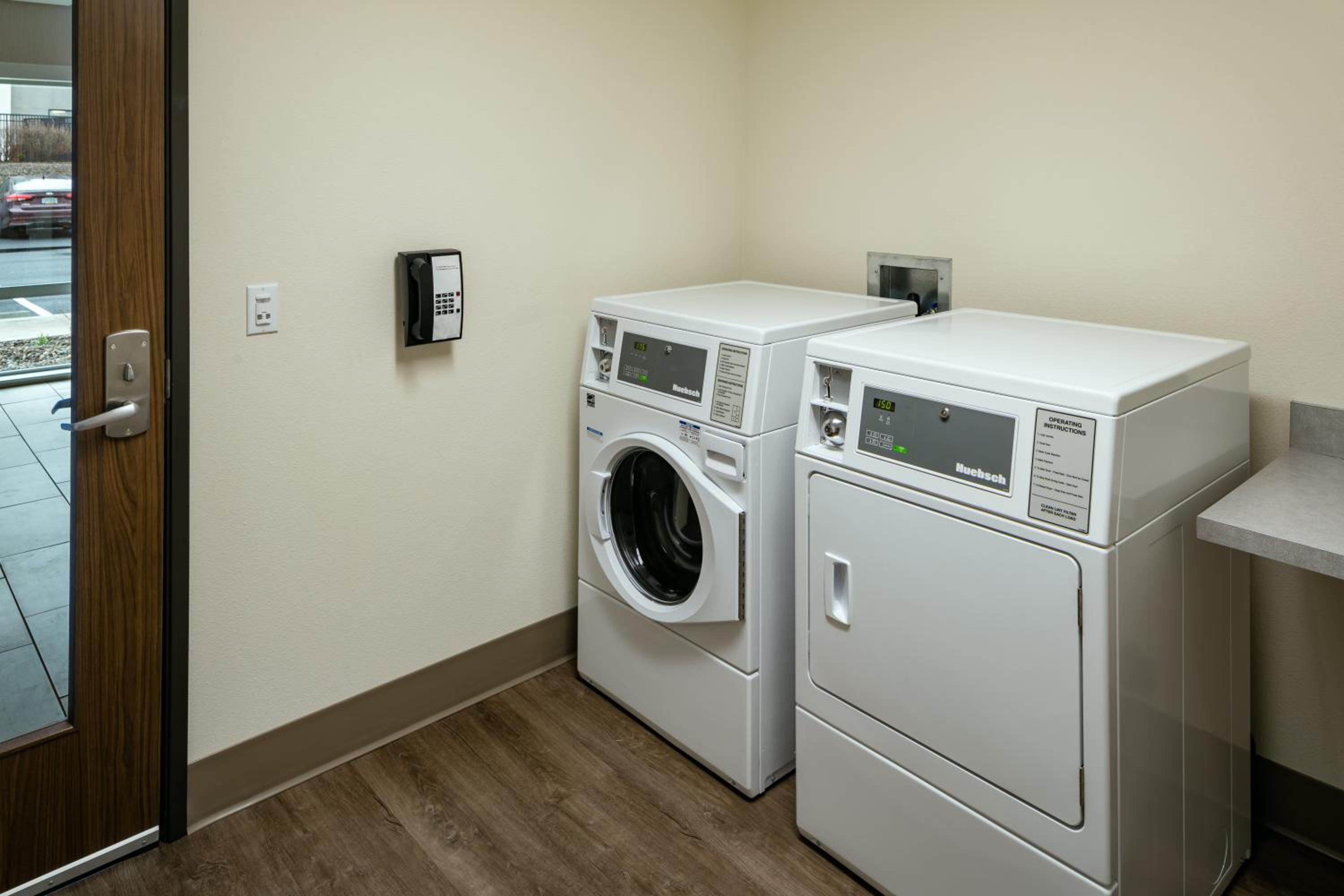 Medford Vacations - Holiday Inn Express  Suites - Medford, an IHG Hotel - Property Image 2
