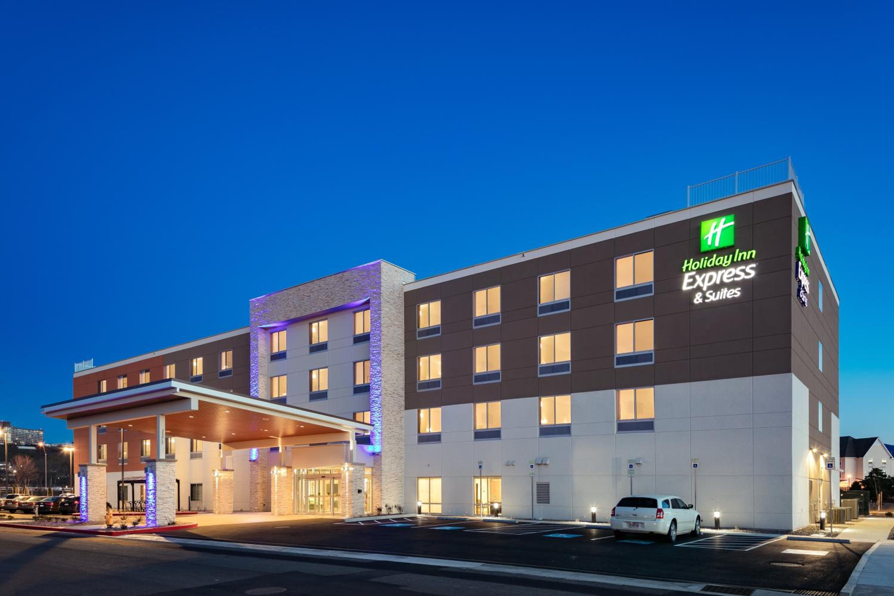 Medford Vacations - Holiday Inn Express Suites - Medford, an IHG Hotel - Property Image 36