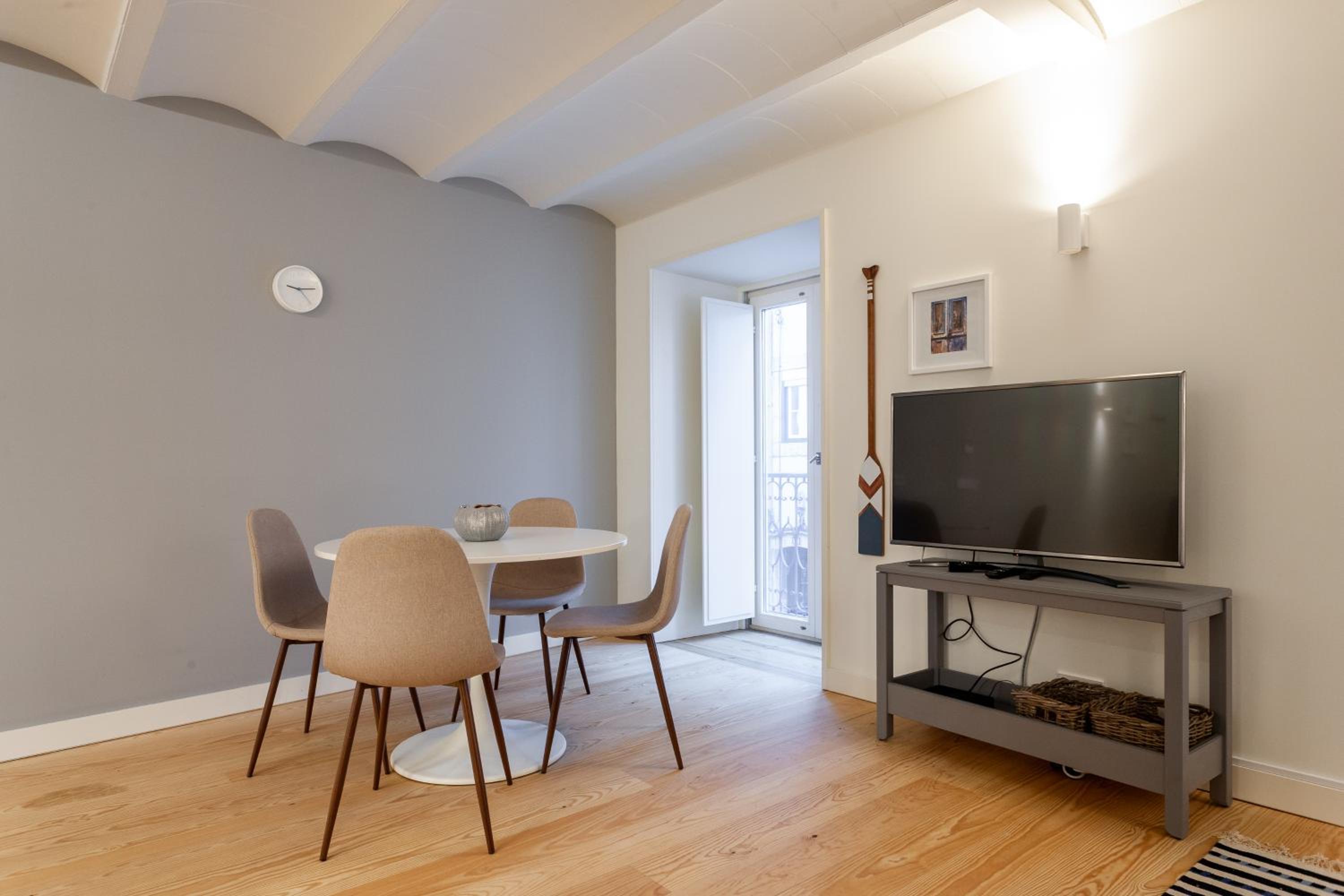 FLH Bairro Alto Elegant Apartment view 3