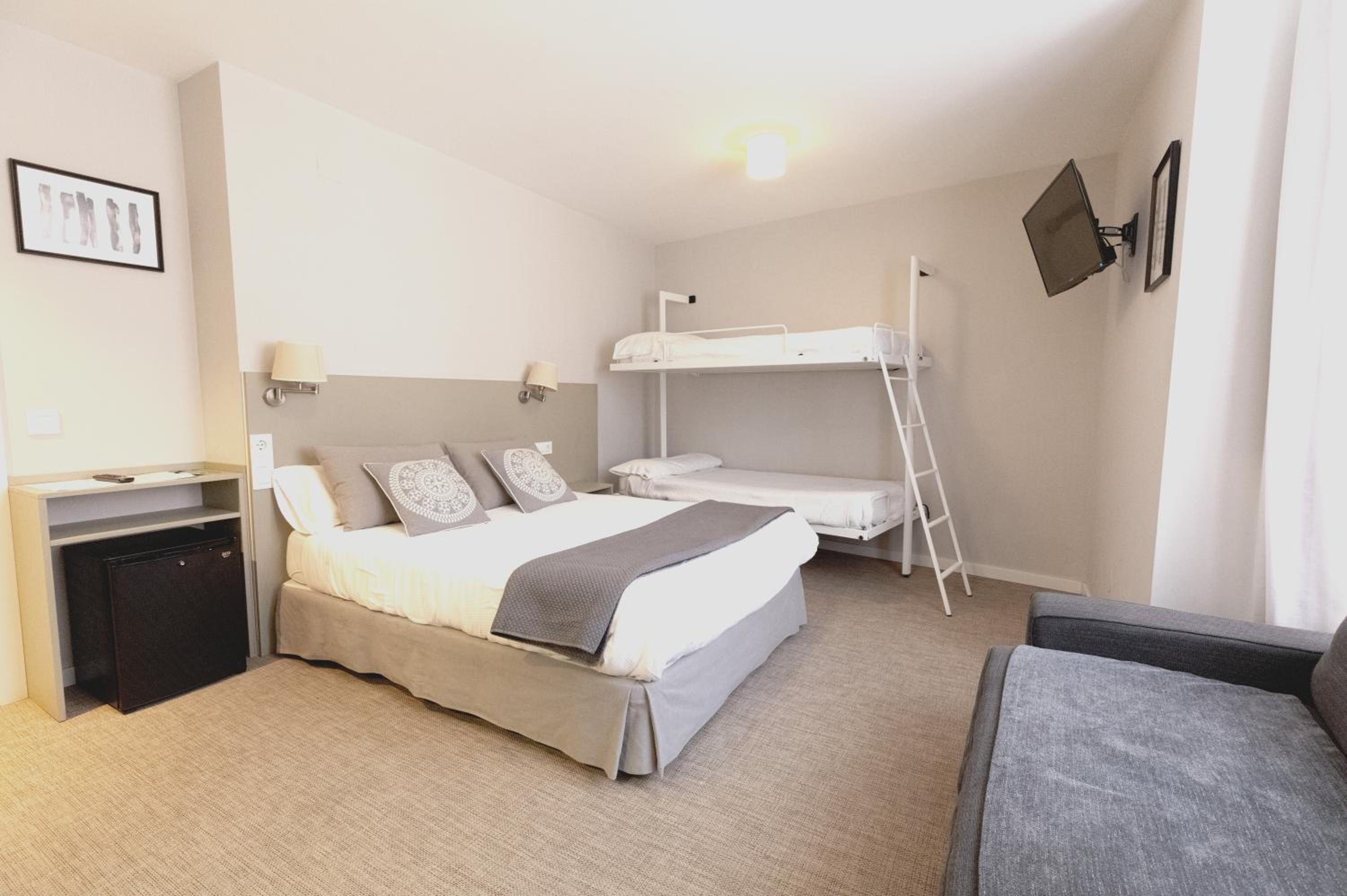 Pension Venecia en Pinto — hotel room
