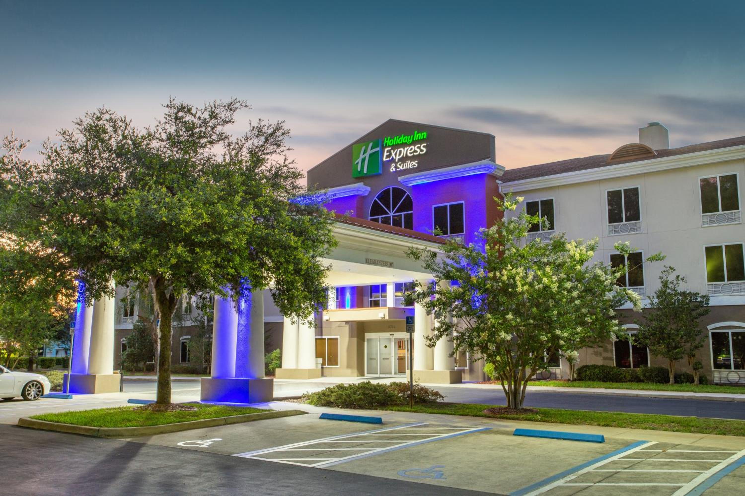 Hotel Holiday Inn Express Silver Springs - Ocala, an IHG Hotel - Image 1