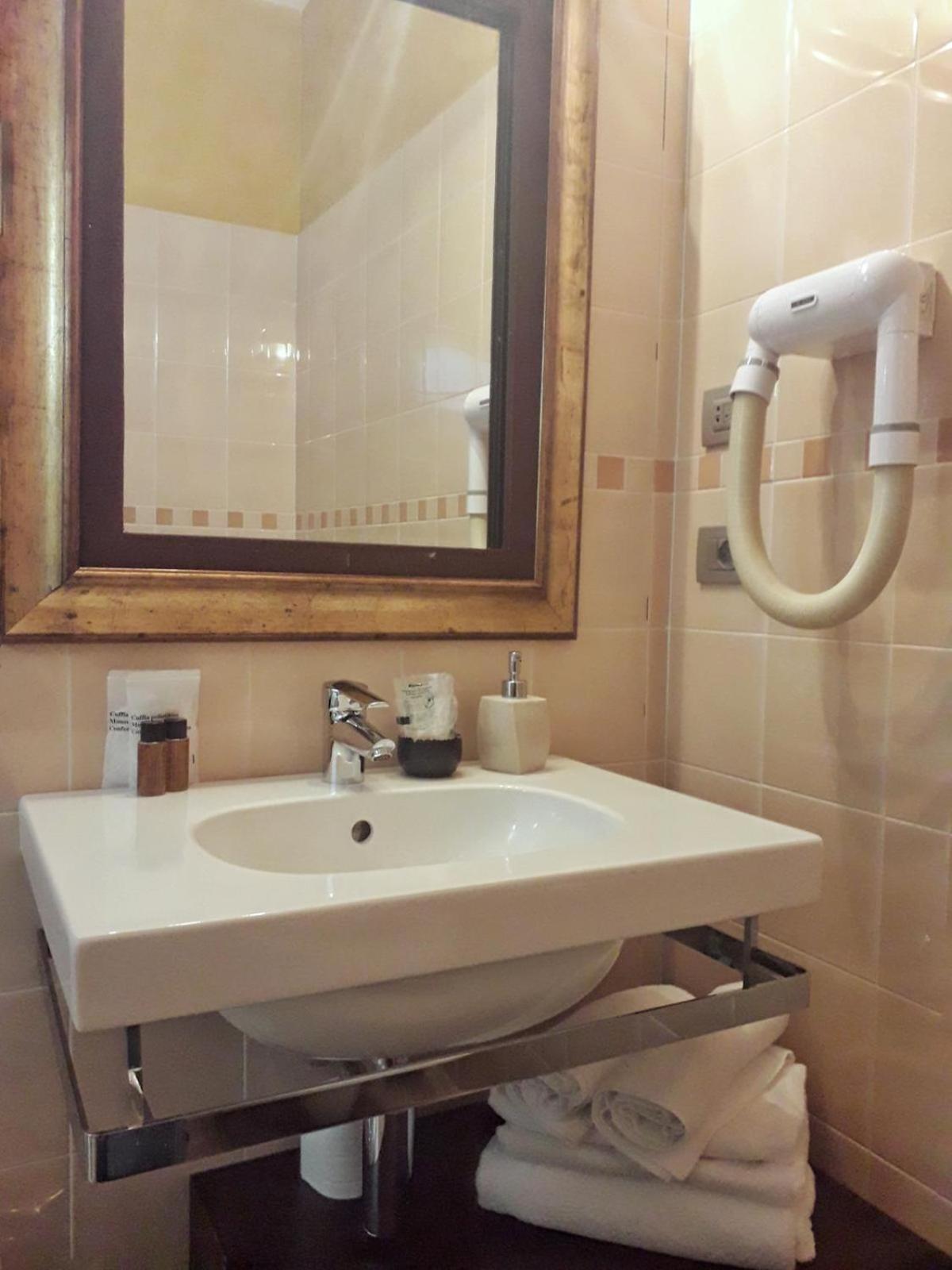 Cortiletto d'Alba camere con ristorante view 5