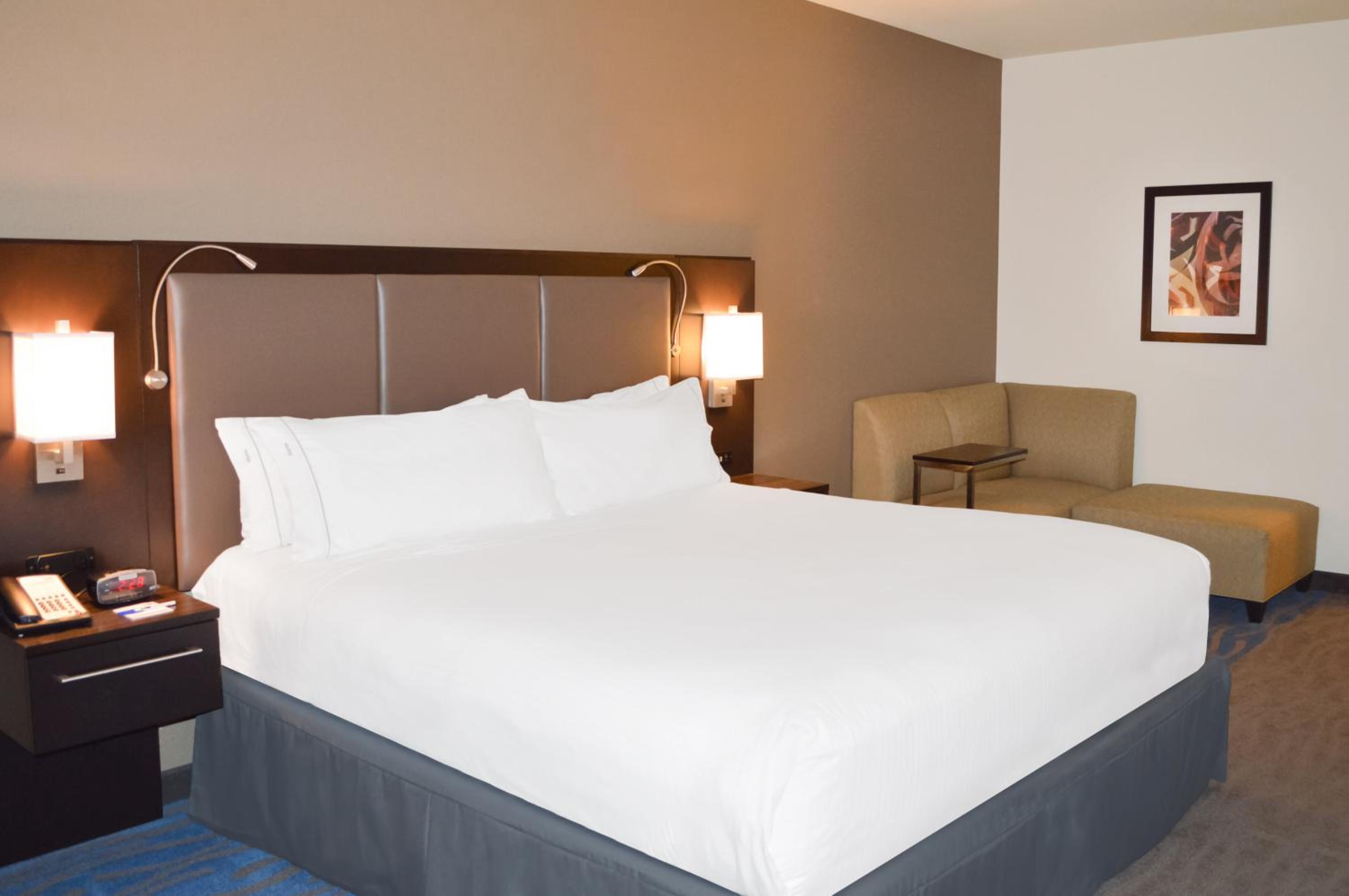 Holiday Inn Express & Suites Kailua-Kona by IHG