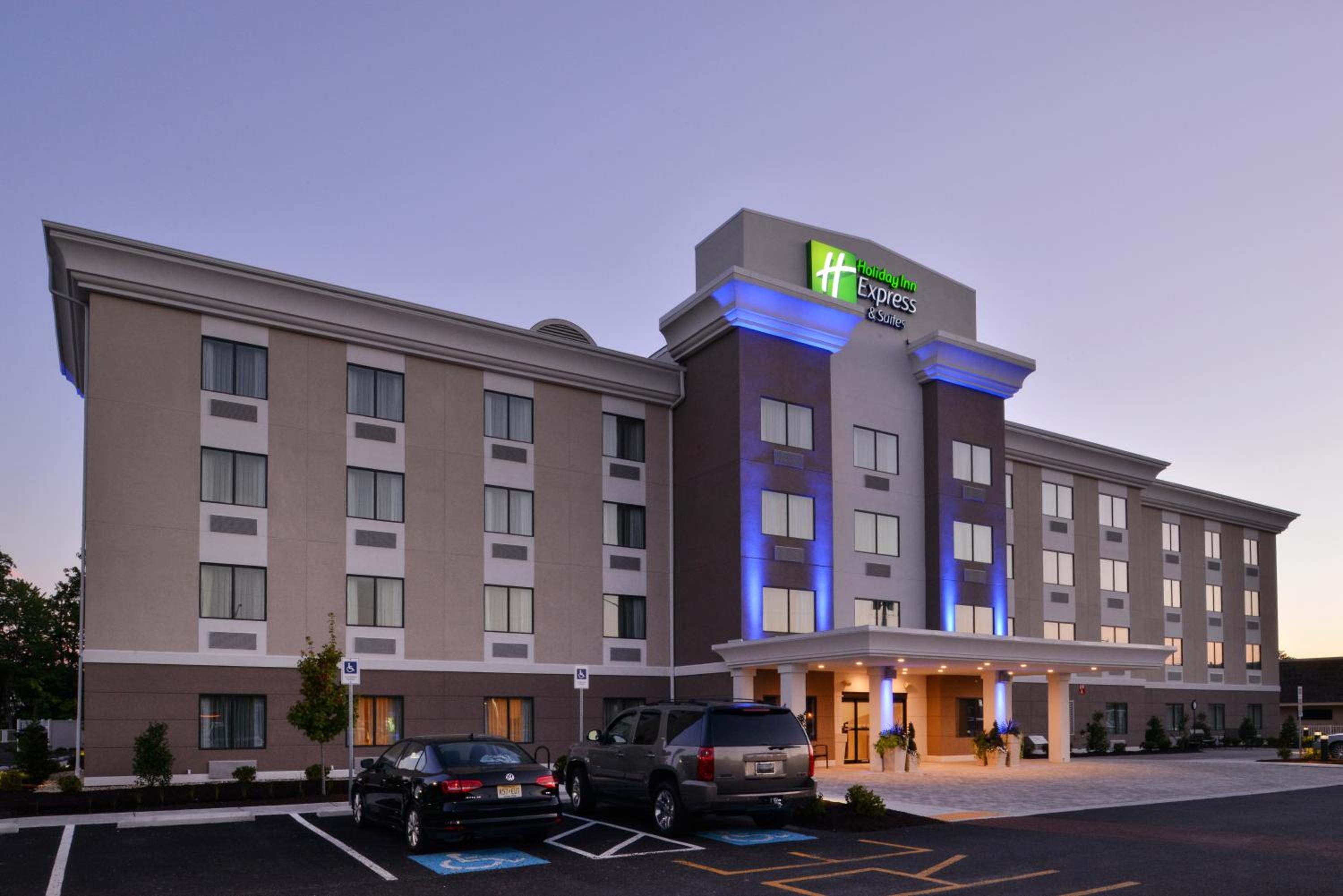 Hotel Holiday Inn Express and Suites West Ocean City, an IHG Hotel - Image 1