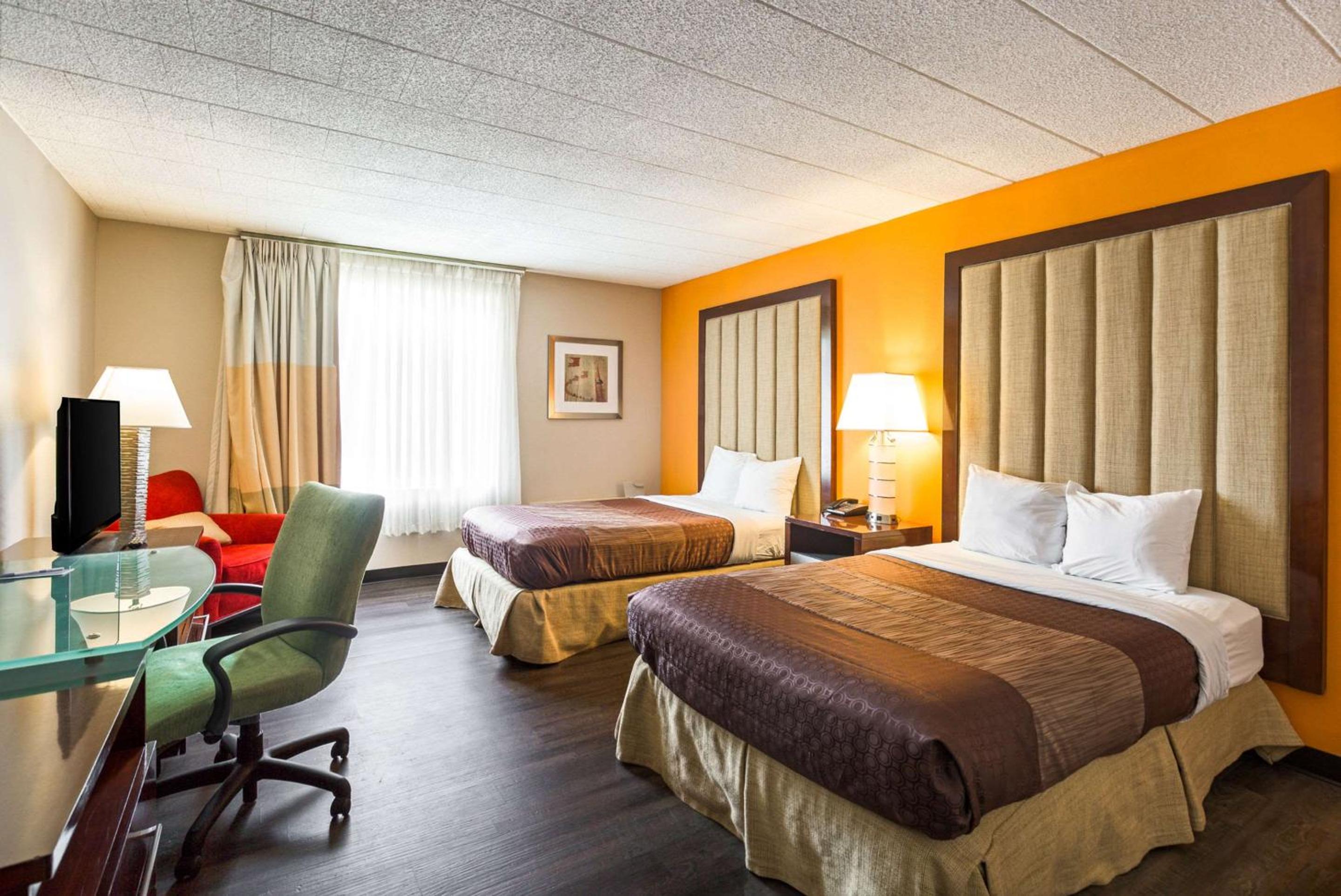 Fairmount Inn & Suites - Stroudsburg, Poconos