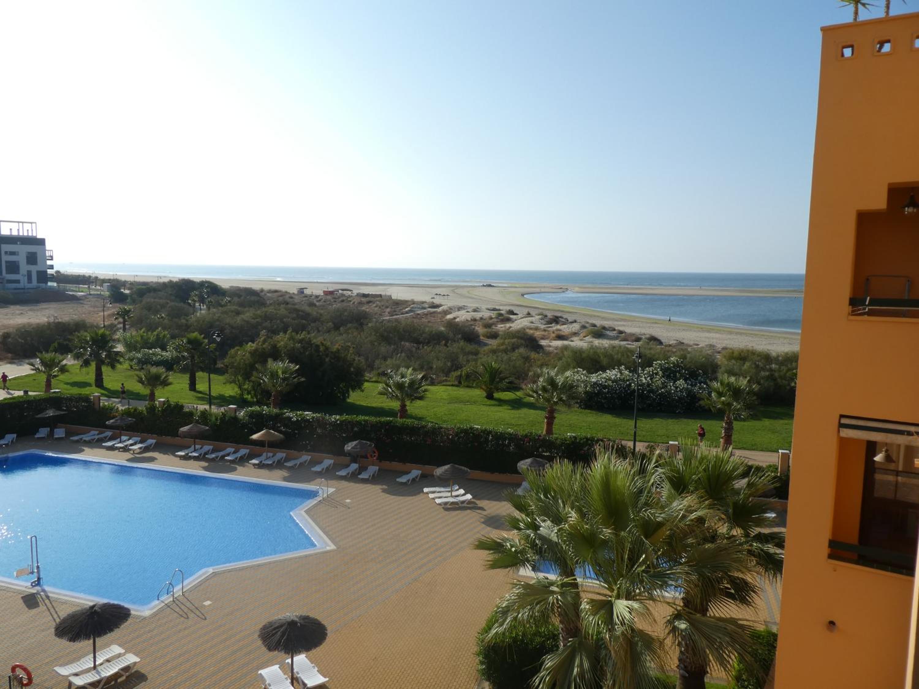 Apartamento primera linea Isla Canela view 4