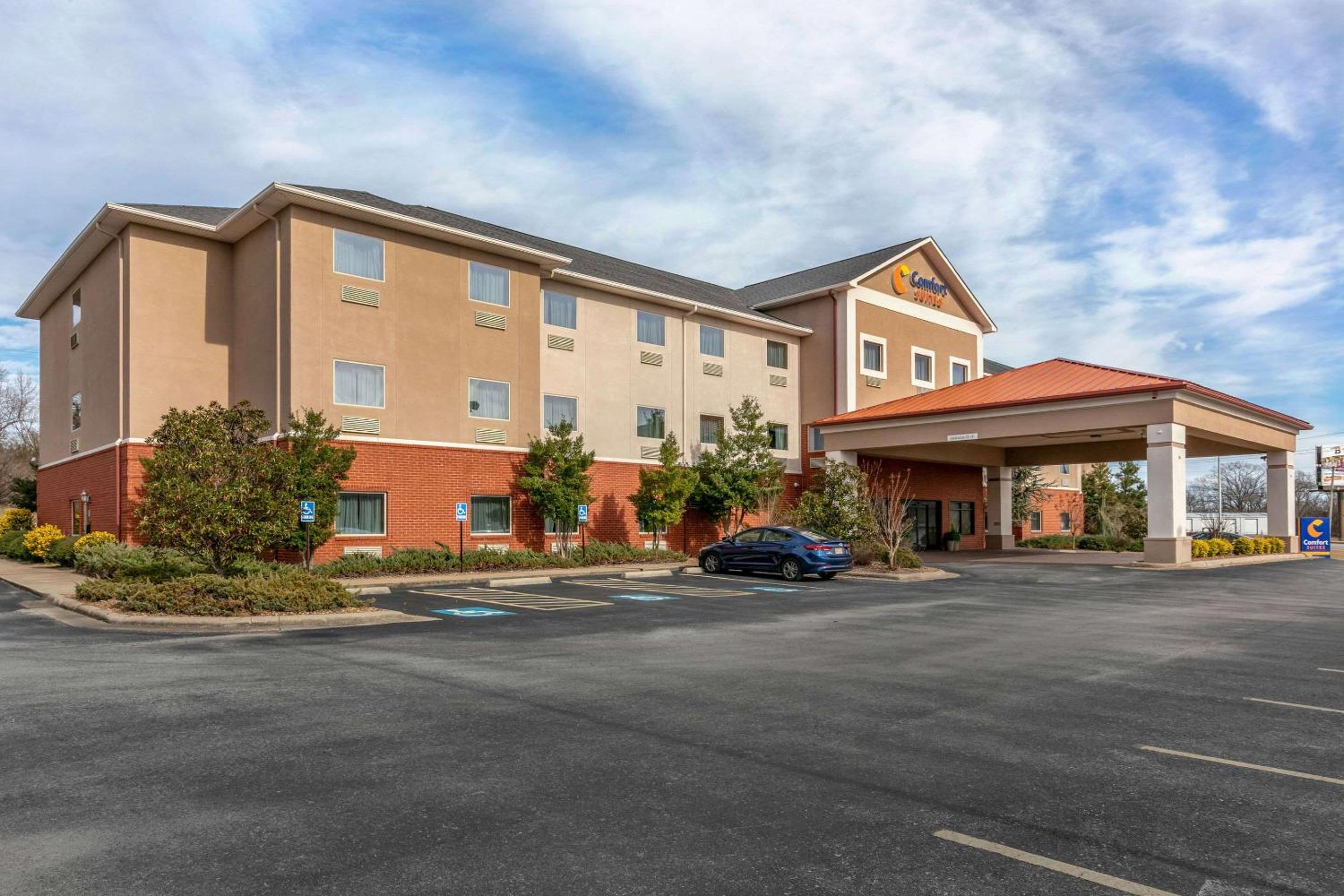 Comfort Suites Batesville view 2