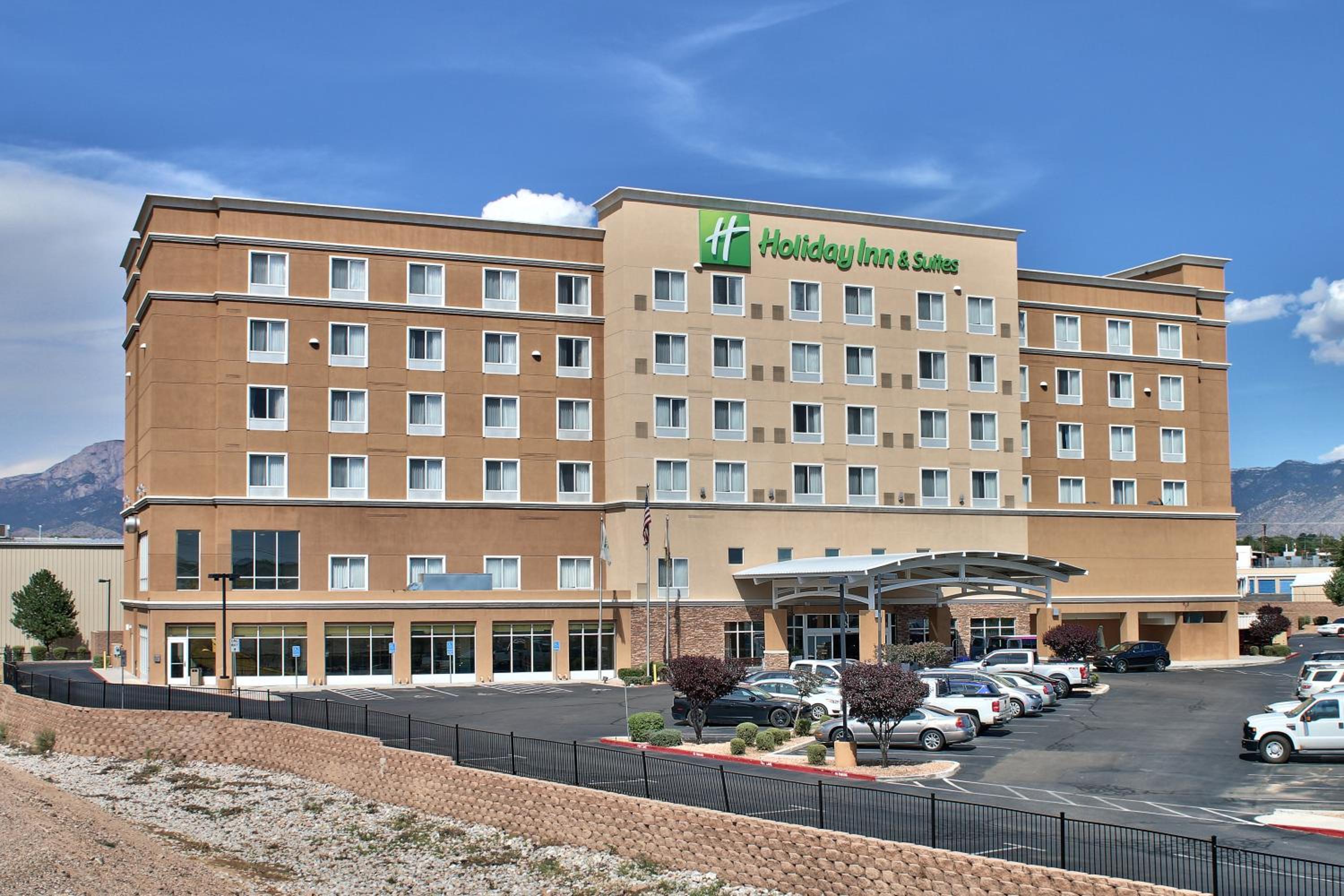 Hotel Holiday Inn & Suites Albuquerque-North I-25, an IHG Hotel - Image 1
