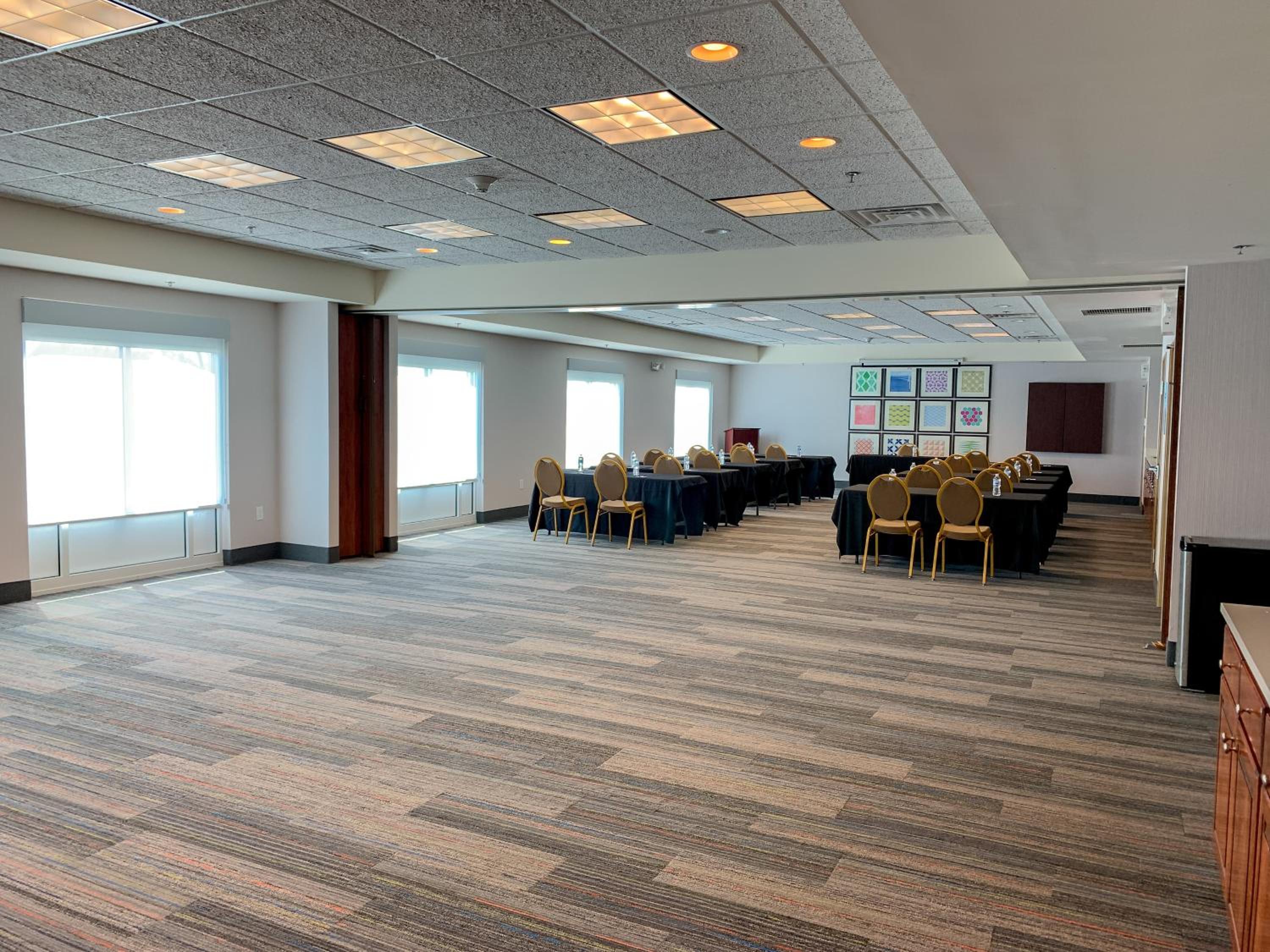 Lexington Vacations - Holiday Inn Express Suites Lexington Downtown Area-Keeneland, an IHG Hotel - Property Image 22