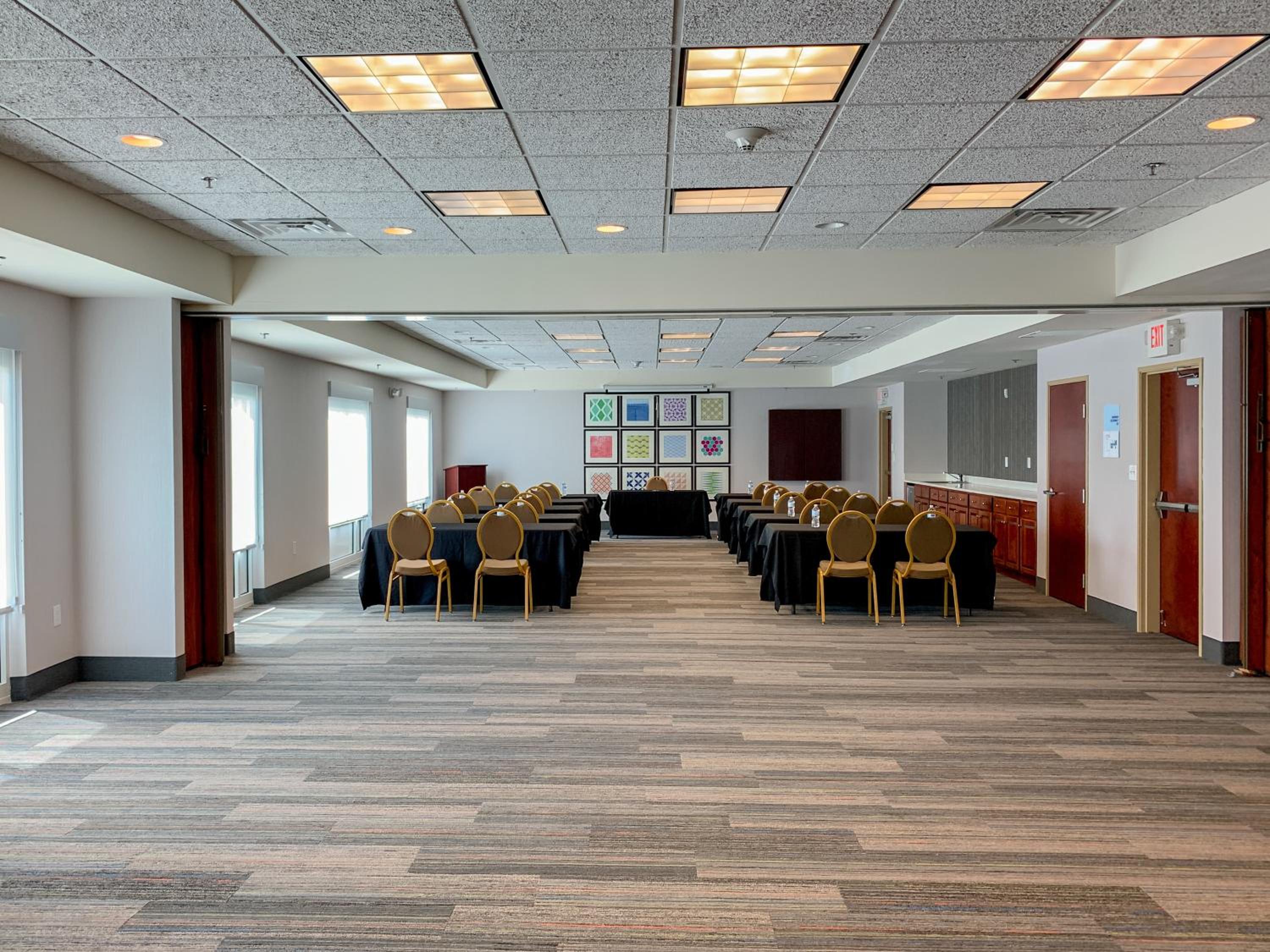 Lexington Vacations - Holiday Inn Express Suites Lexington Downtown Area-Keeneland, an IHG Hotel - Property Image 28