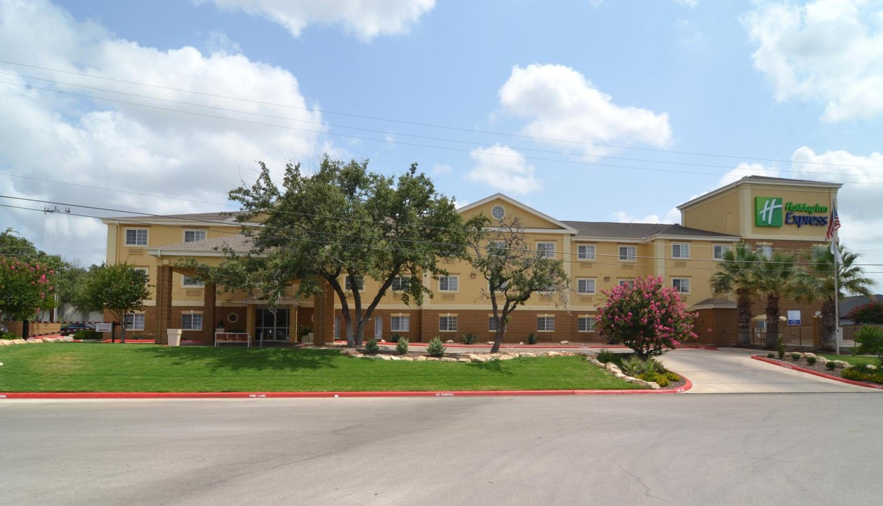 Quality Inn & Suites San Antonio Airport - Stone Oak