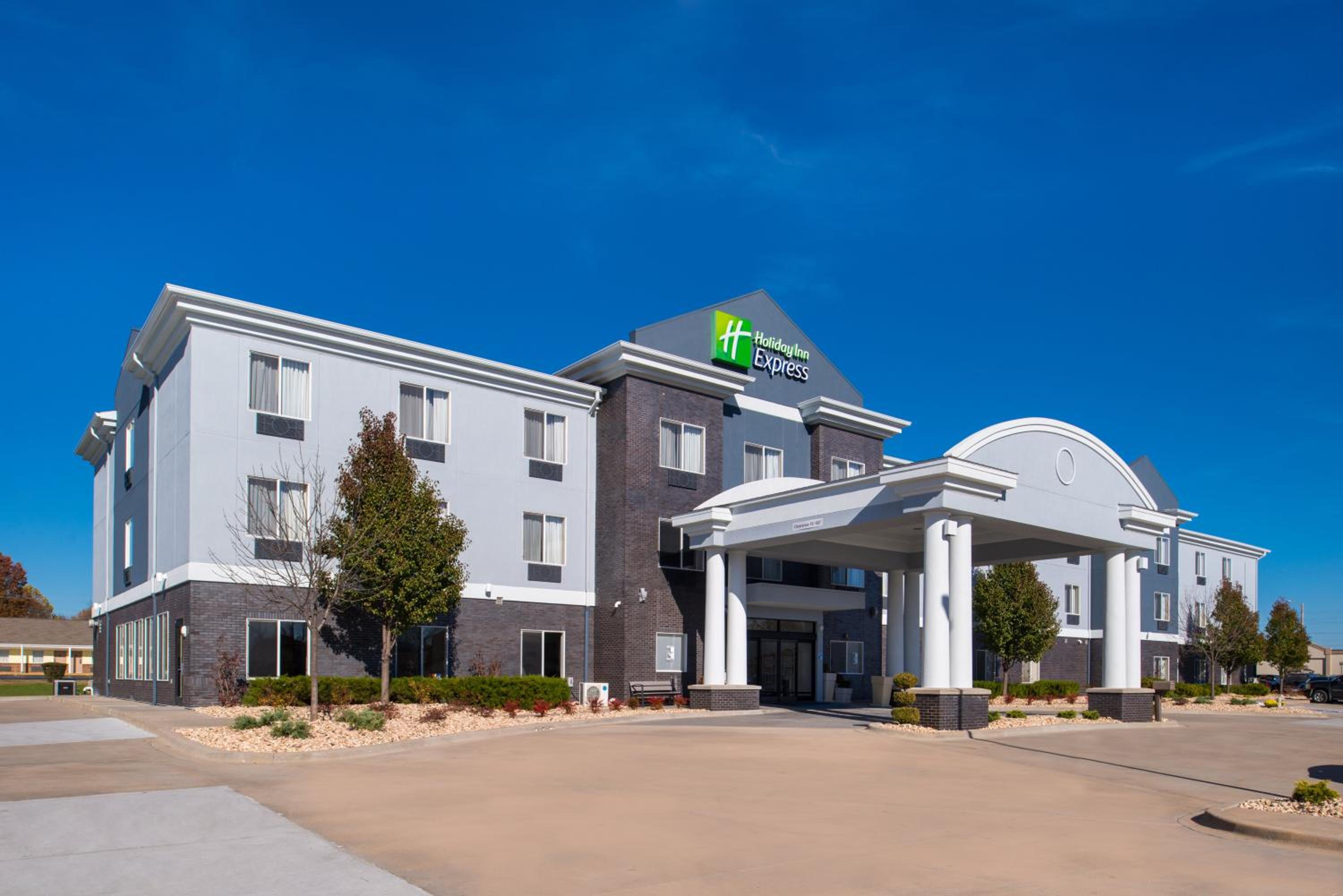 Hotel Holiday Inn Express & Suites Pittsburg, an IHG Hotel - Image 1