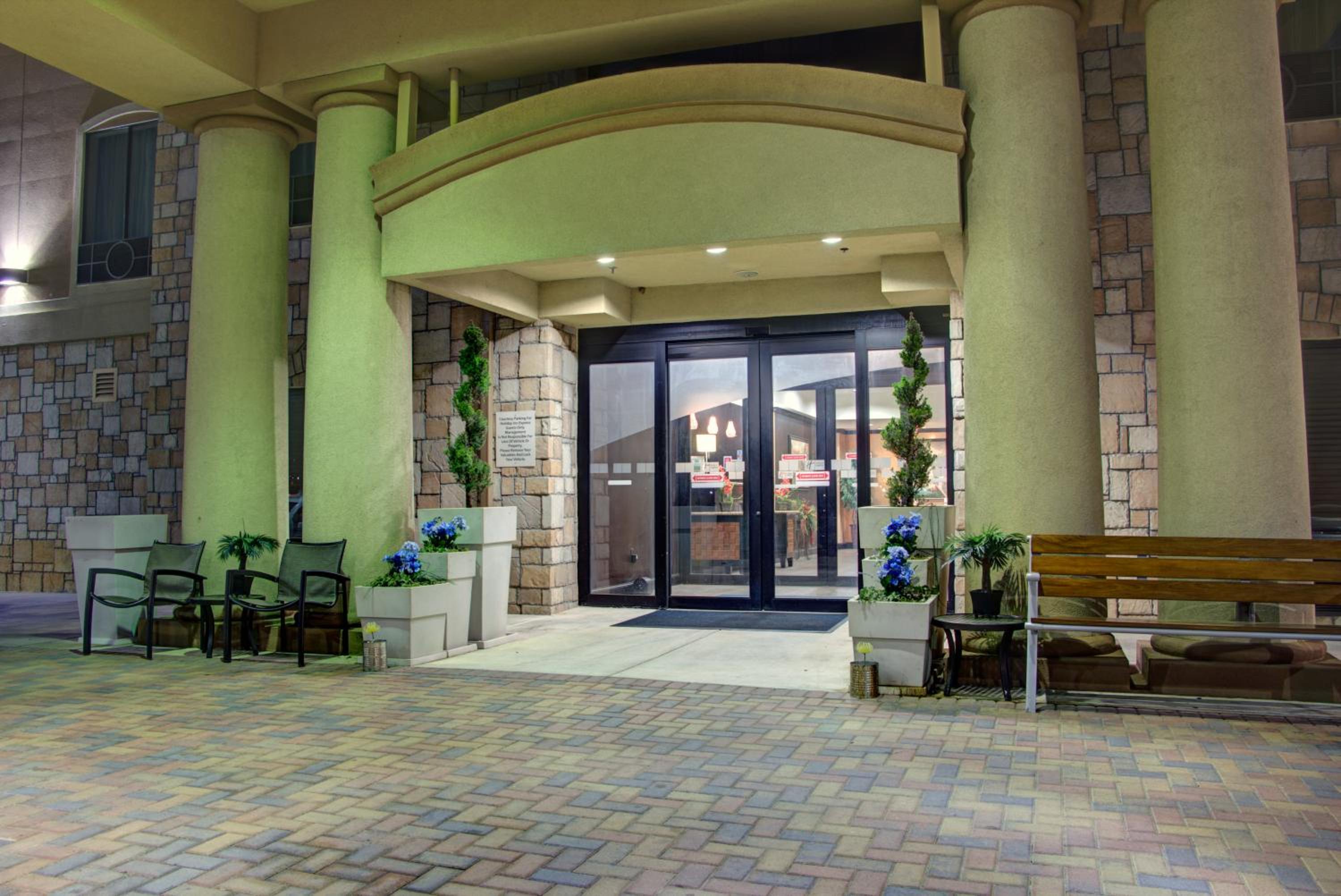 Paris Vacations - Holiday Inn Express Hotel  Suites Paris, an IHG Hotel - Property Image 7