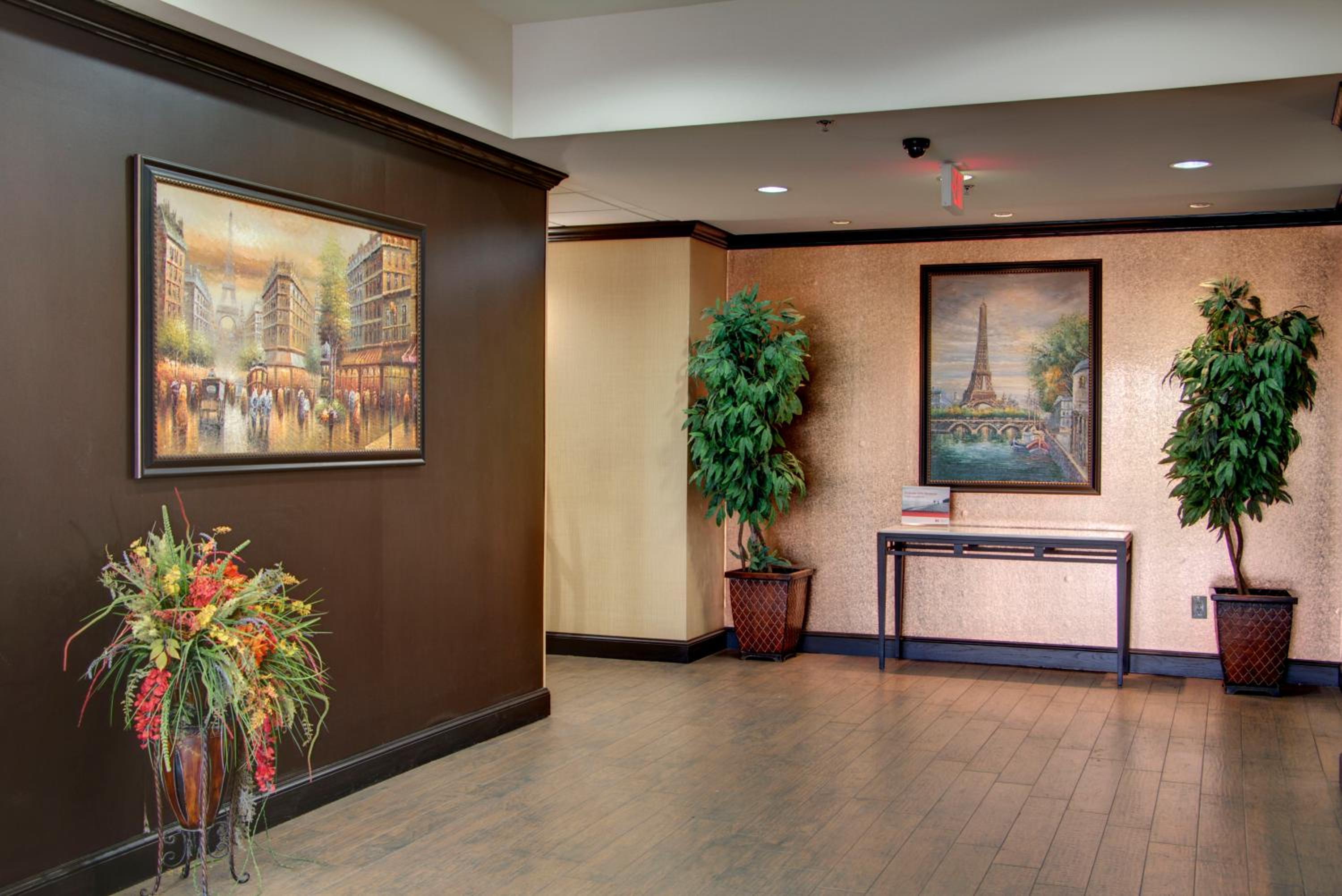 Paris Vacations - Holiday Inn Express Hotel  Suites Paris, an IHG Hotel - Property Image 2
