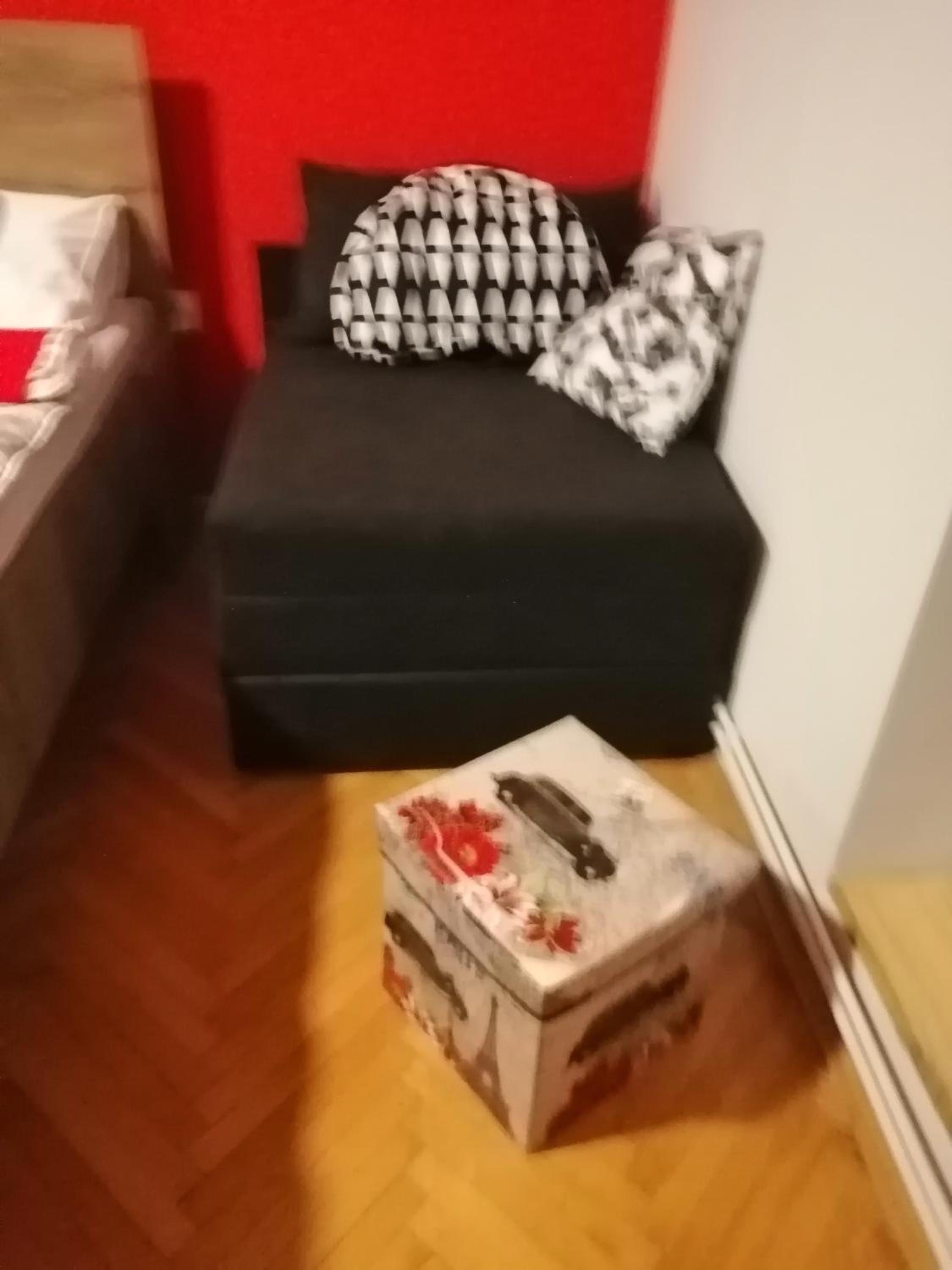 Apartman Red wall view 5