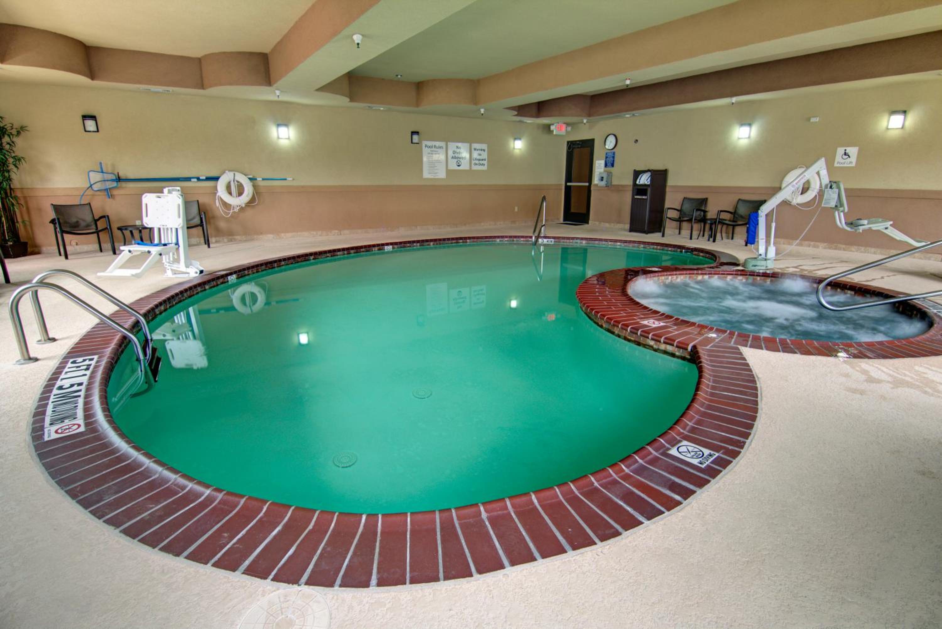 Paris Vacations - Holiday Inn Express Hotel  Suites Paris, an IHG Hotel - Property Image 44