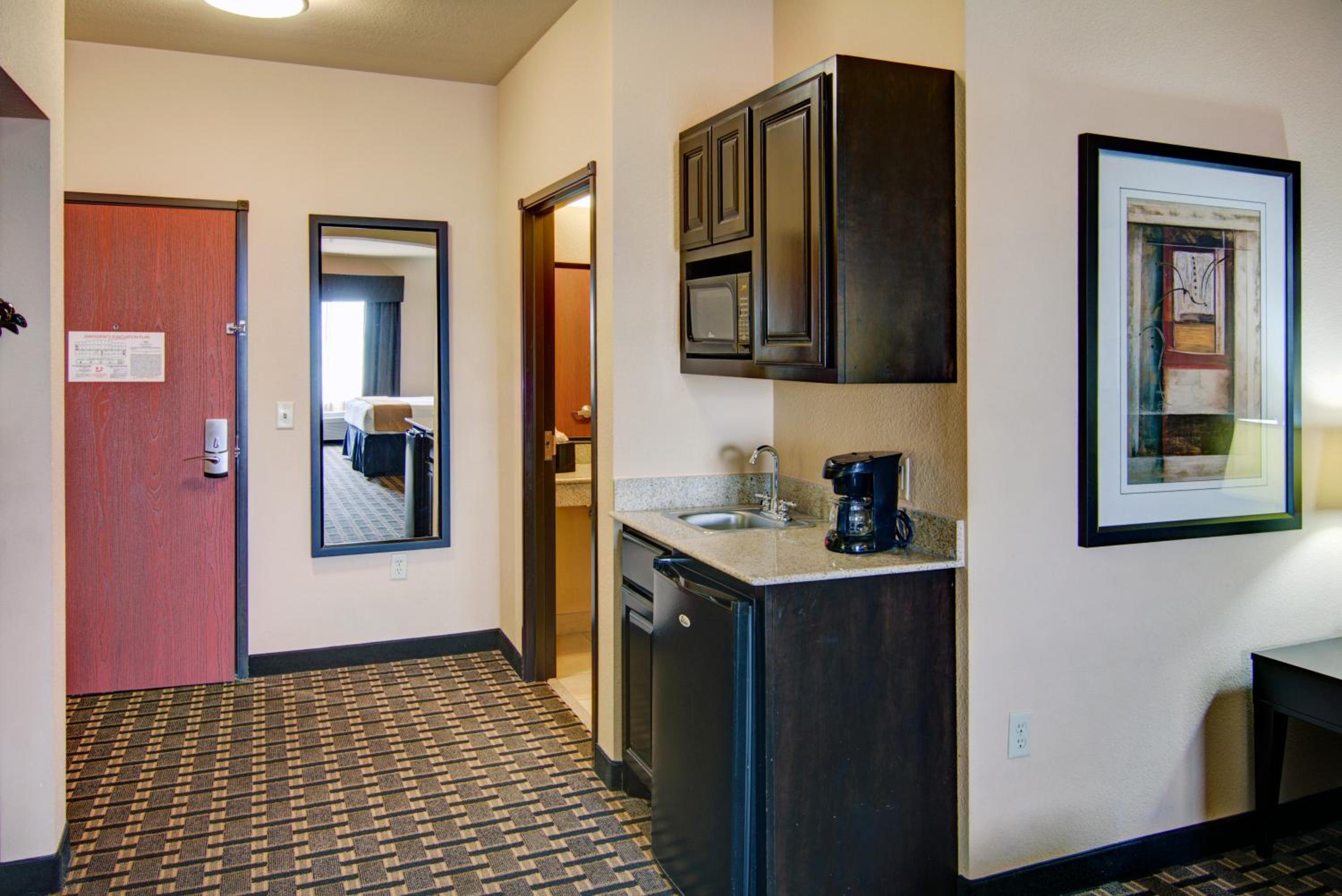 Paris Vacations - Holiday Inn Express Hotel  Suites Paris, an IHG Hotel - Property Image 33