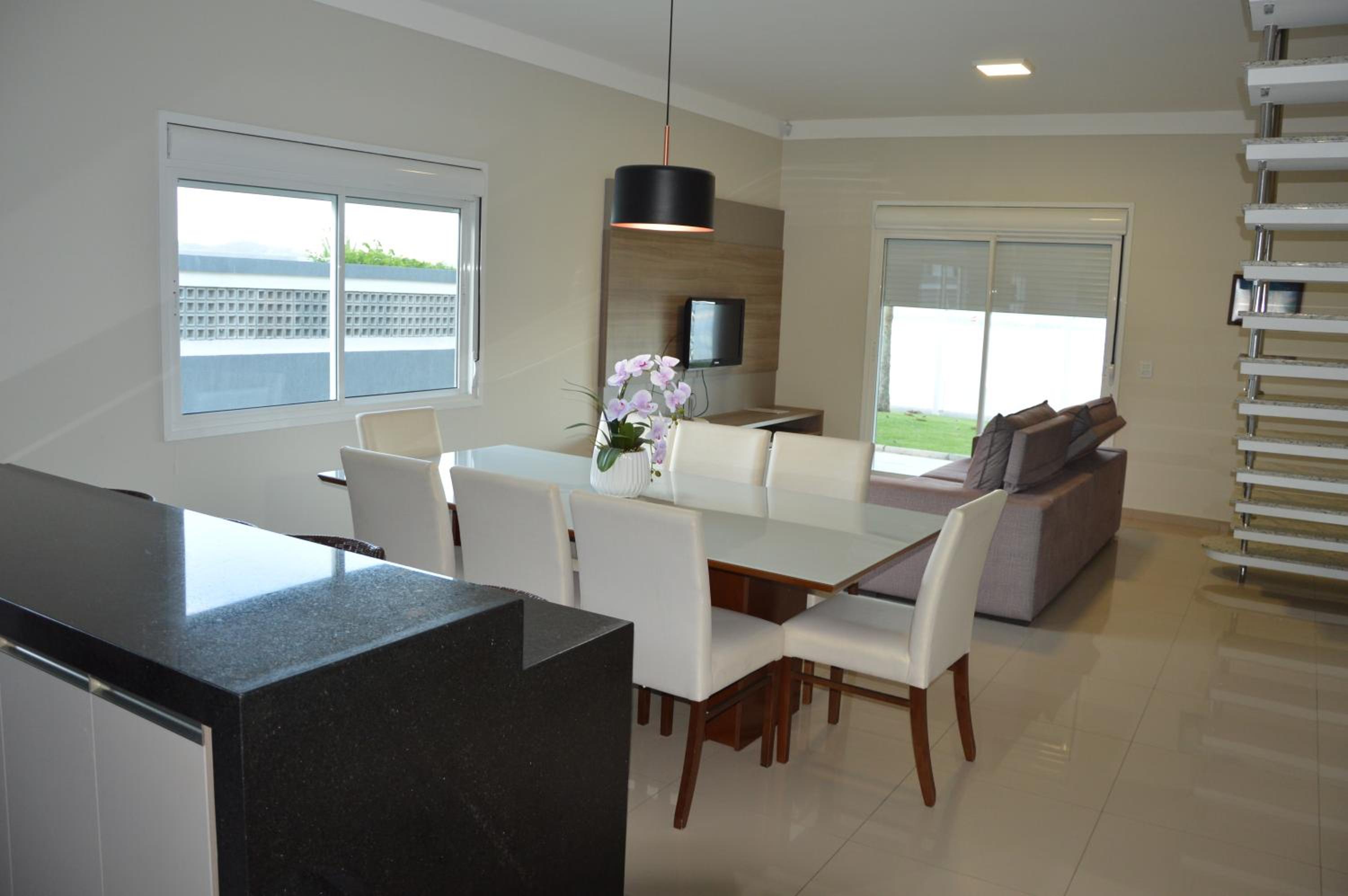 Belíssima Casa - Pé na areia - Bombinhas - Canto Grande