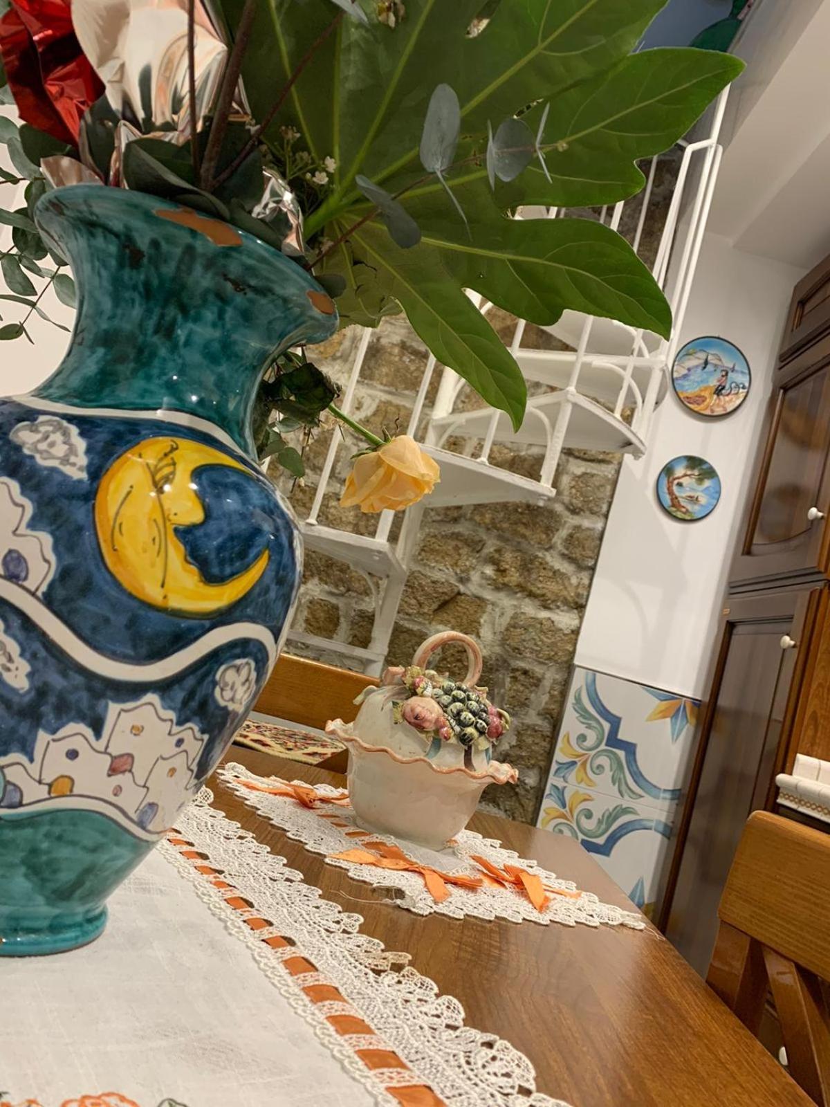 Giallo Napoletano Home