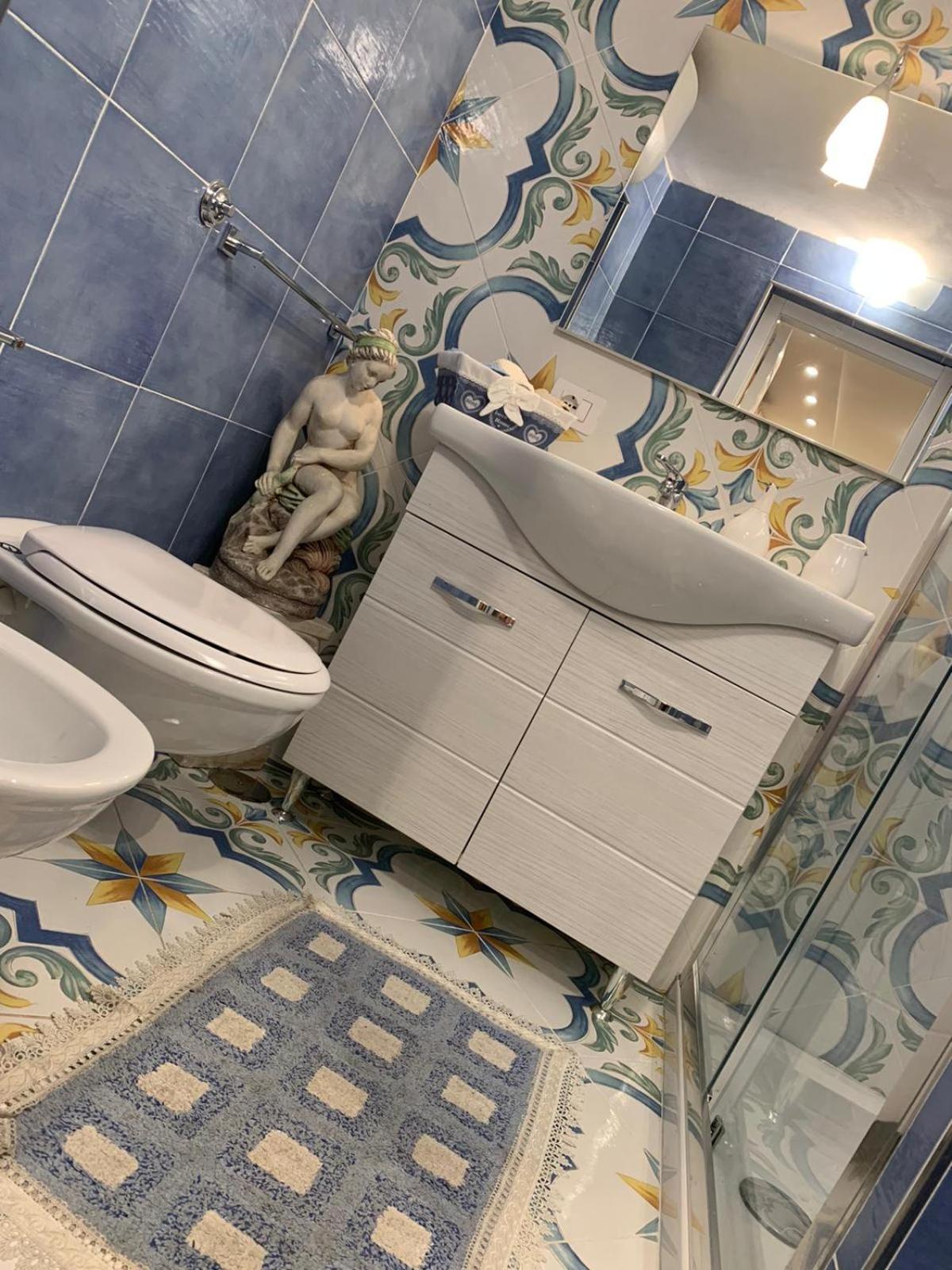 Giallo Napoletano Home
