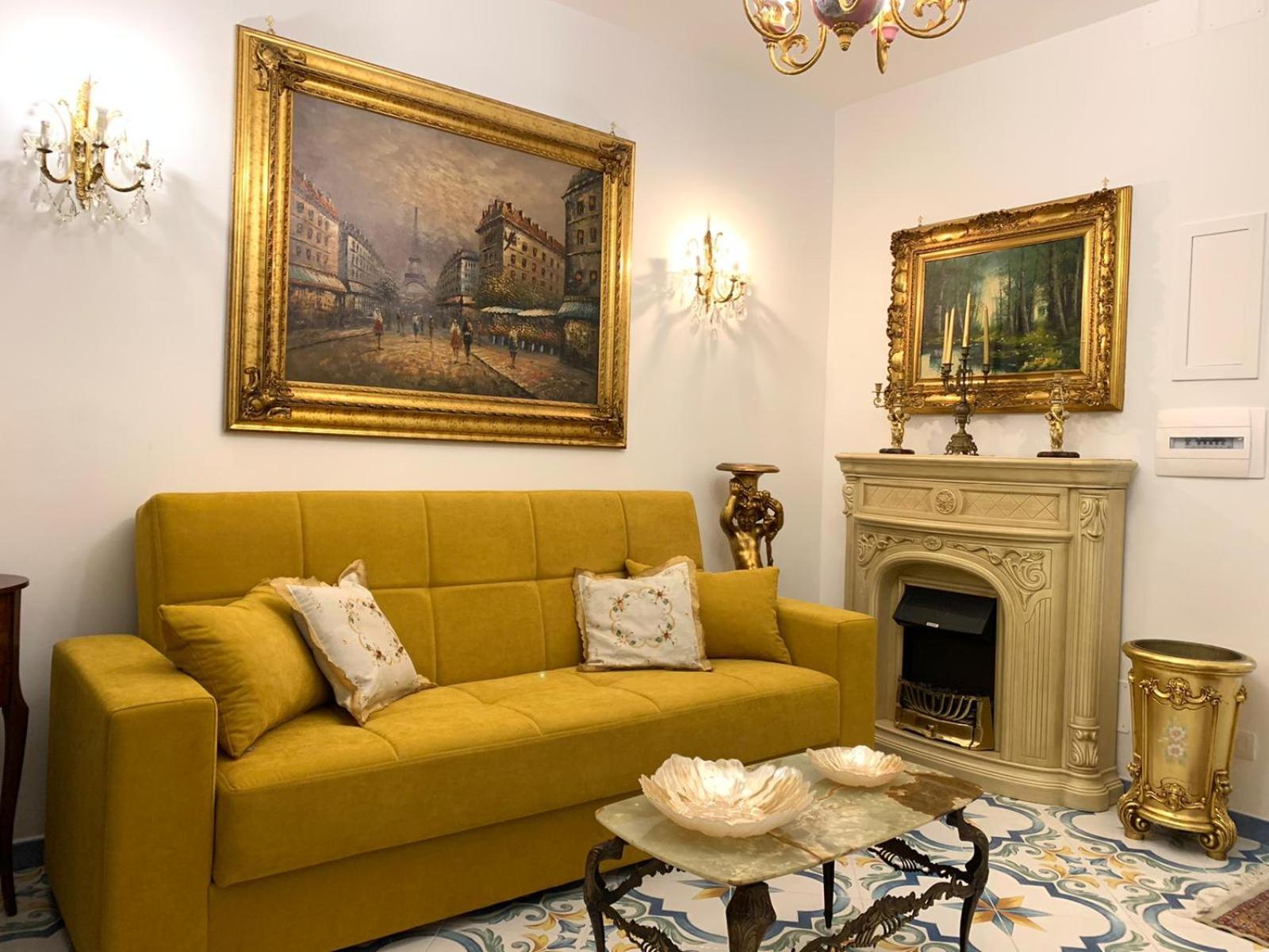 Giallo Napoletano Home