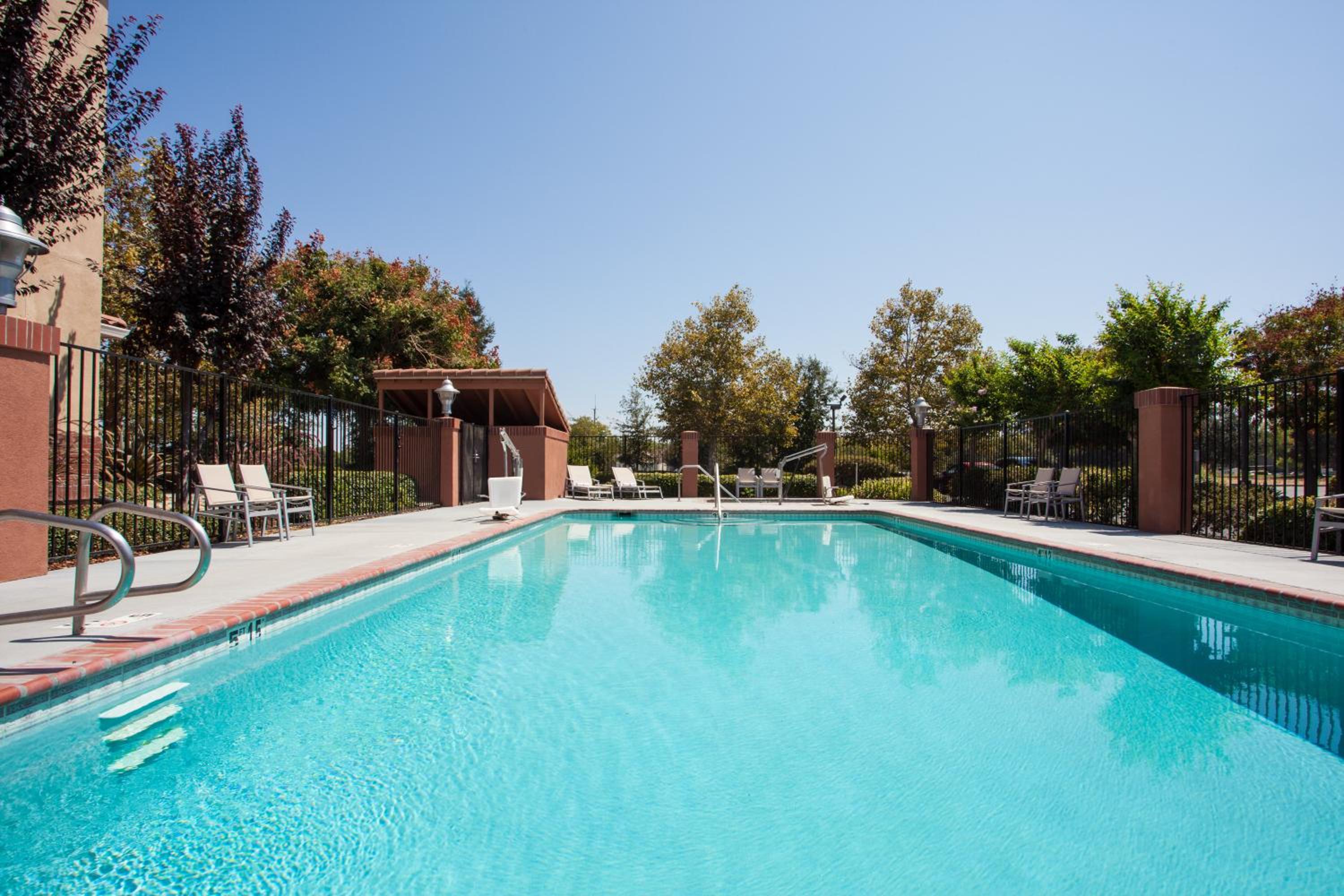 Holiday Inn Express Davis-University Area, an IHG Hotel - Property Image 3